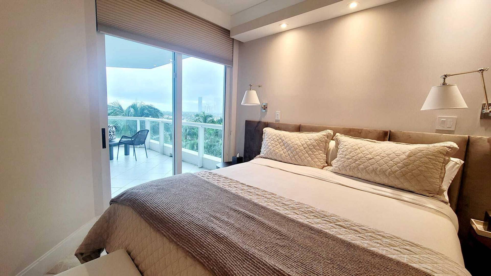 21200 POINT Place, #801, Aventura, FL 33180 jyhrty6