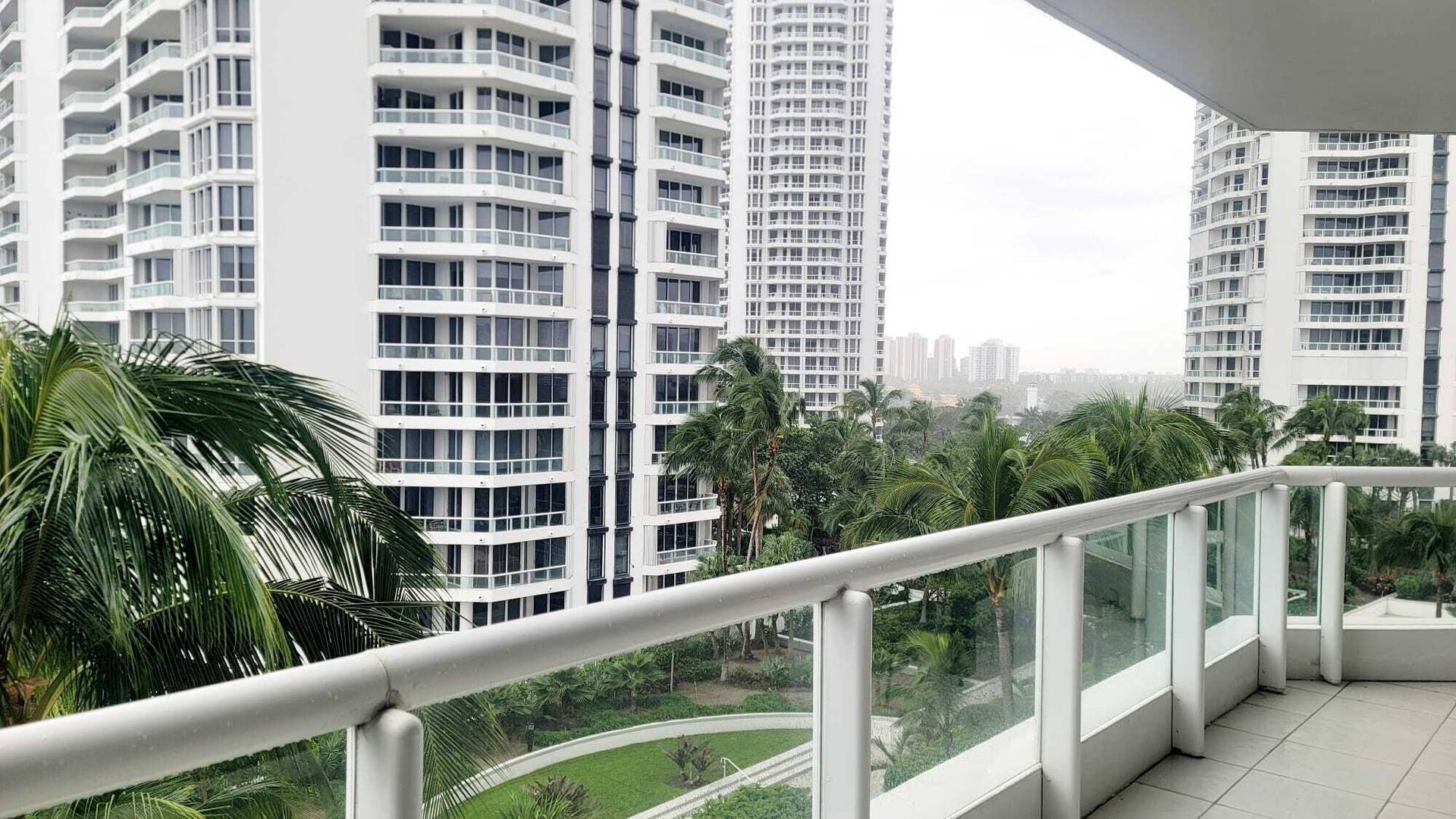 21200 POINT Place, #801, Aventura, FL 33180 WhatsApp Image 2026-10-22 at 2.35.28 PM