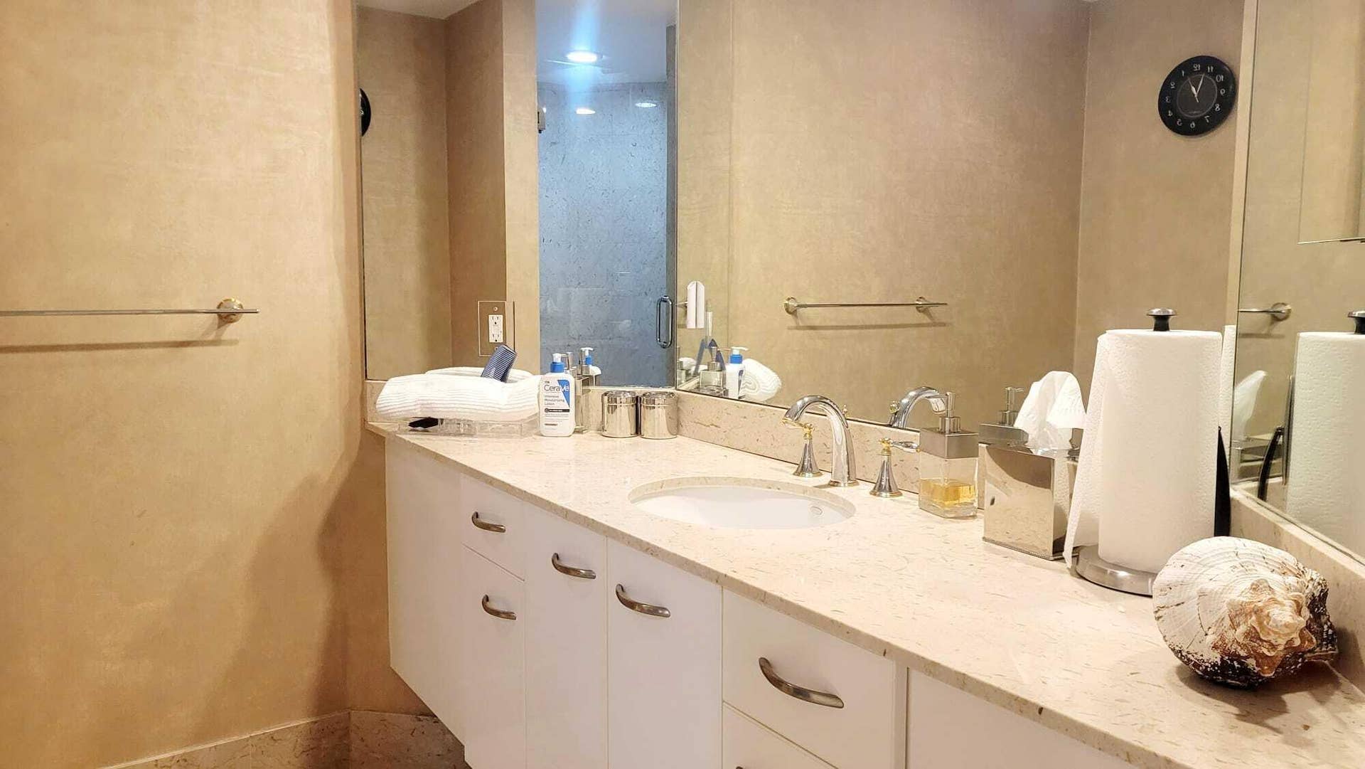 21200 POINT Place, #801, Aventura, FL 33180 utuy