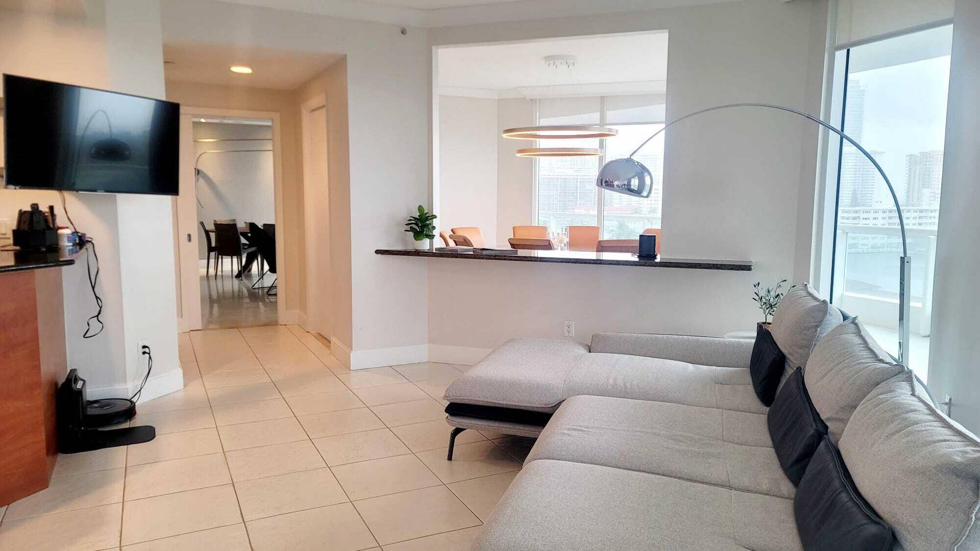 21200 POINT Place, #801, Aventura, FL 33180 yrr