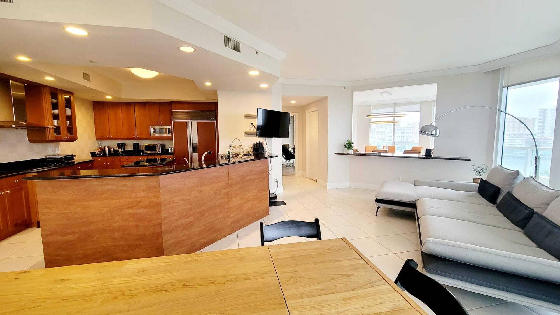 21200 POINT Place, #801, Aventura, FL 33180 nmhb