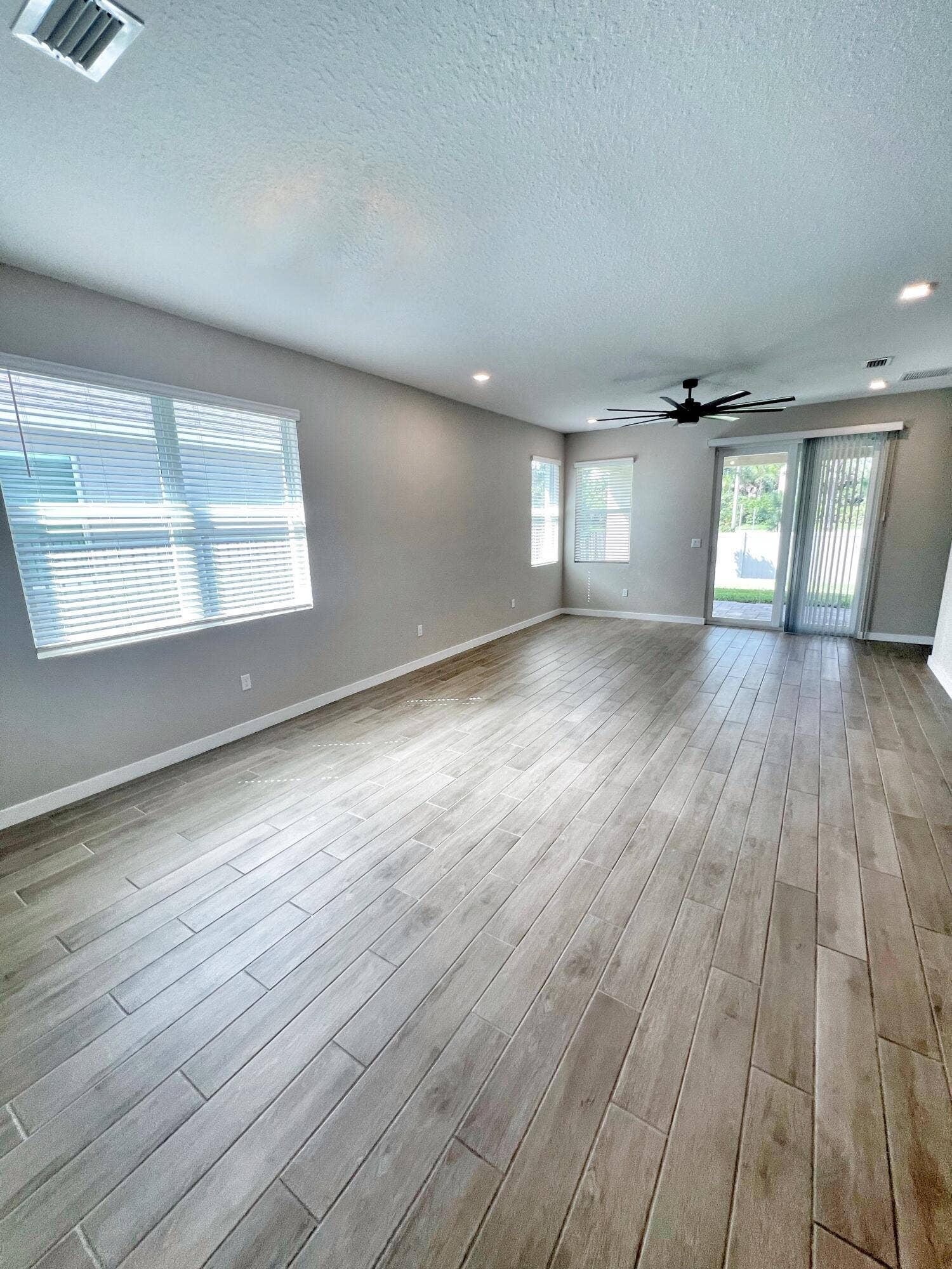 5724 SE Pinehurst Trail, Hobe Sound, Hobe Sound, FL 33455 Living Room 2