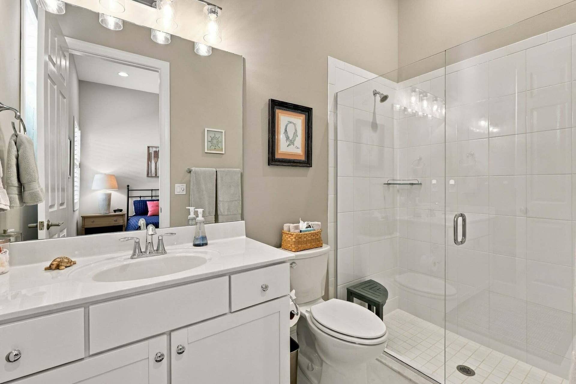 2nd Bath (ensuite)