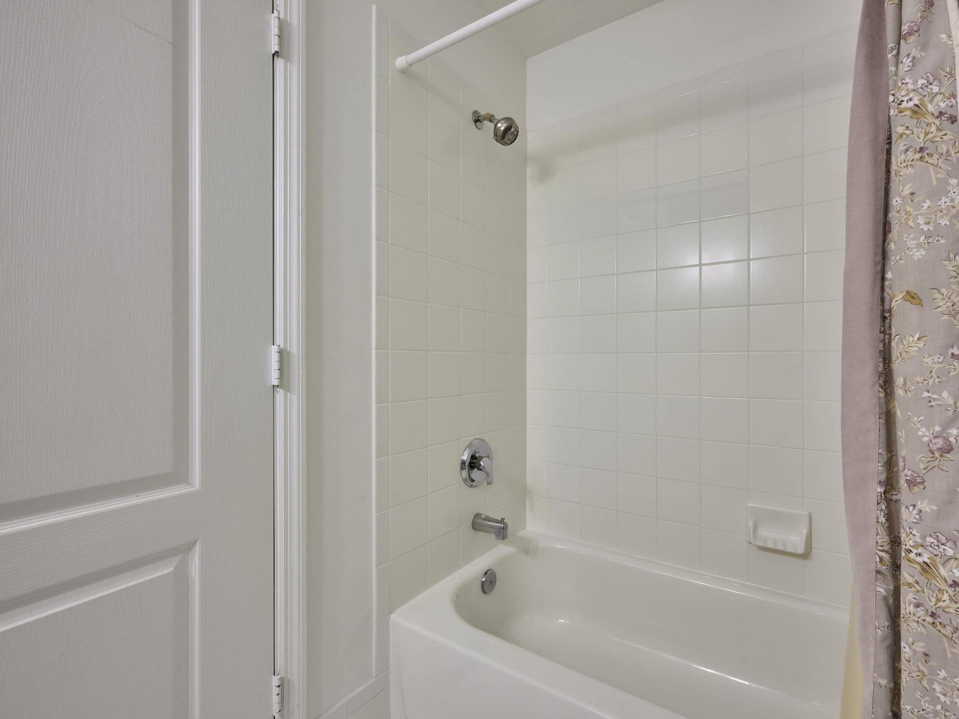 Shower and bathtub combo