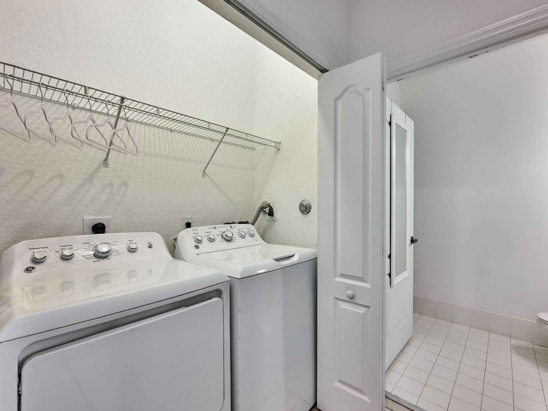 Washer and Dryer. Second full bath.