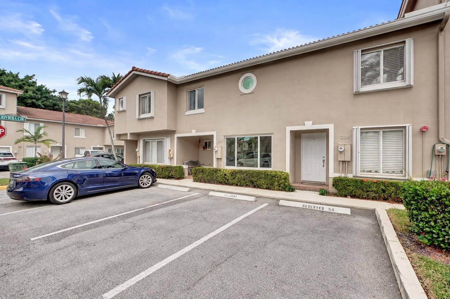 235 Riviera Circle, Weston, FL 33326 WhatsApp_Image_2026-10-22_at_15_22_25_%2