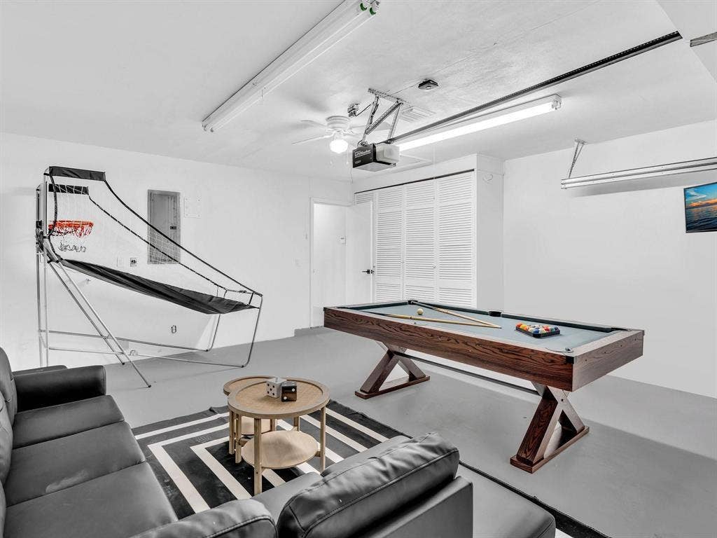 4925 Polk Street, Hollywood, FL 33021 playroom