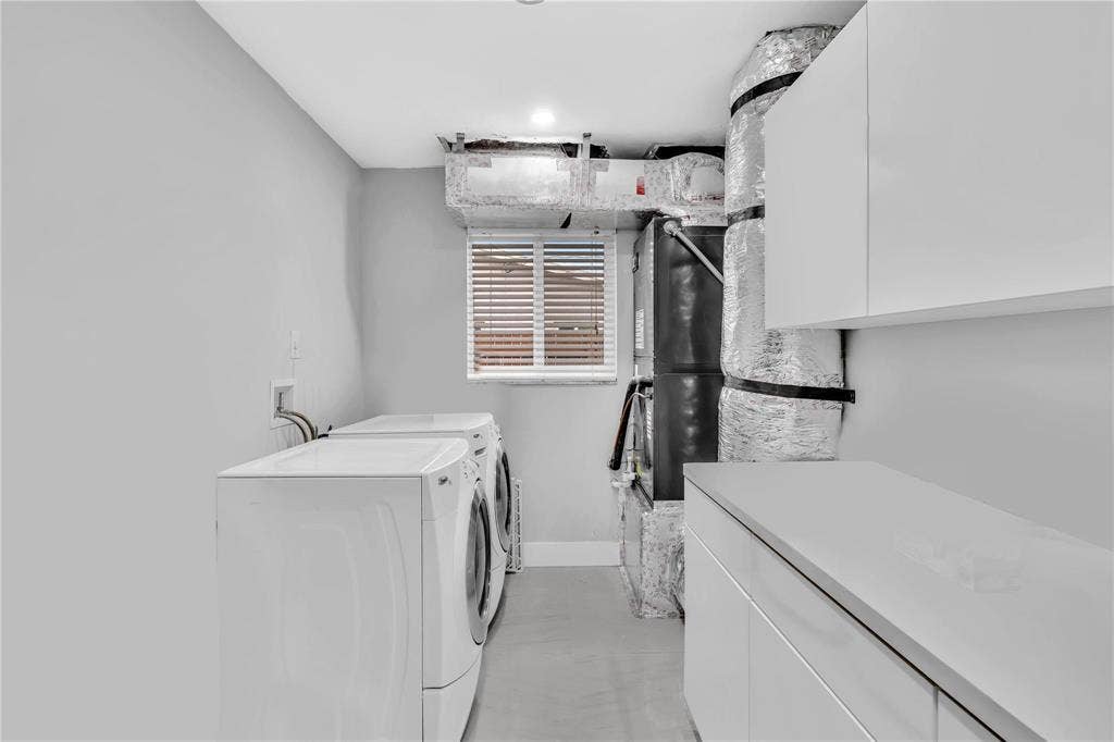 4925 Polk Street, Hollywood, FL 33021 laundry