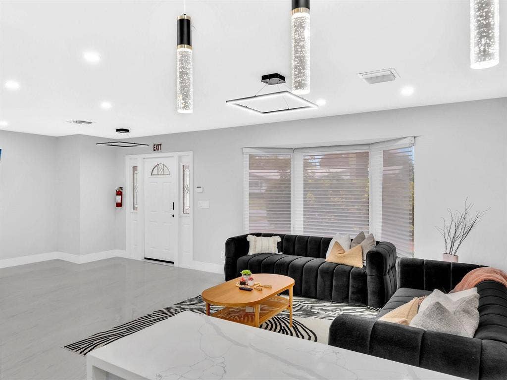 4925 Polk Street, Hollywood, FL 33021 living room
