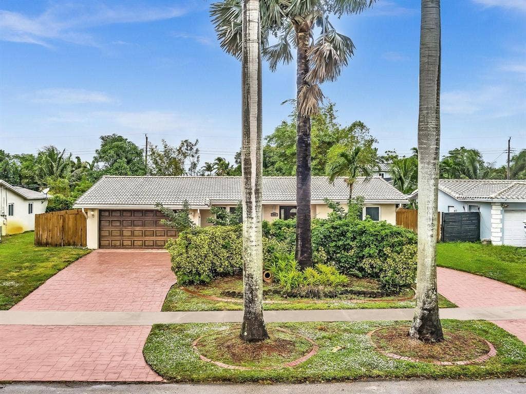 4925 Polk Street, Hollywood, FL 33021 Front
