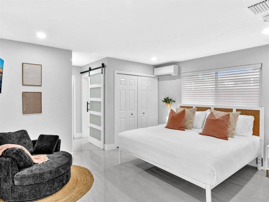 4925 Polk Street, Hollywood, FL 33021 bedroom 4