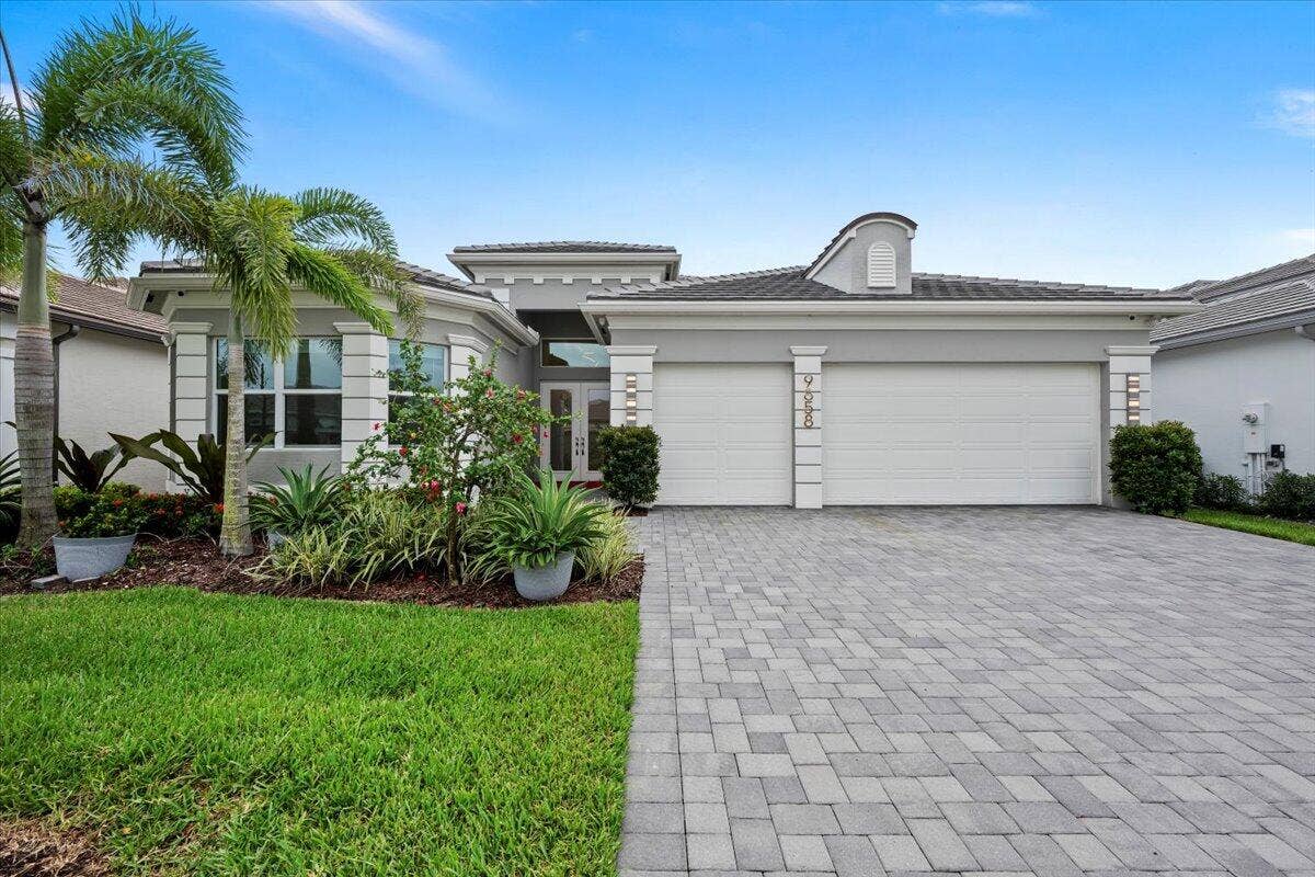 9858 Pecorino Isle, Boynton Beach, FL 33473 01-LUX_6121