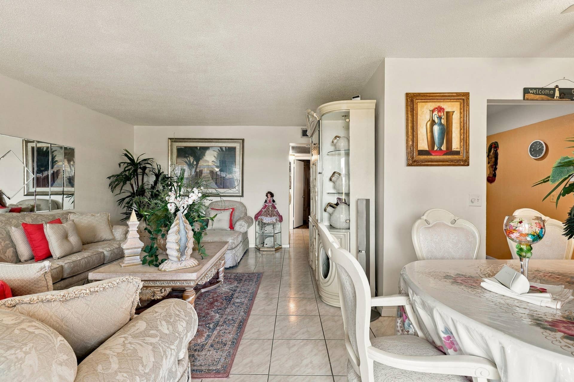 Living/Dining Area