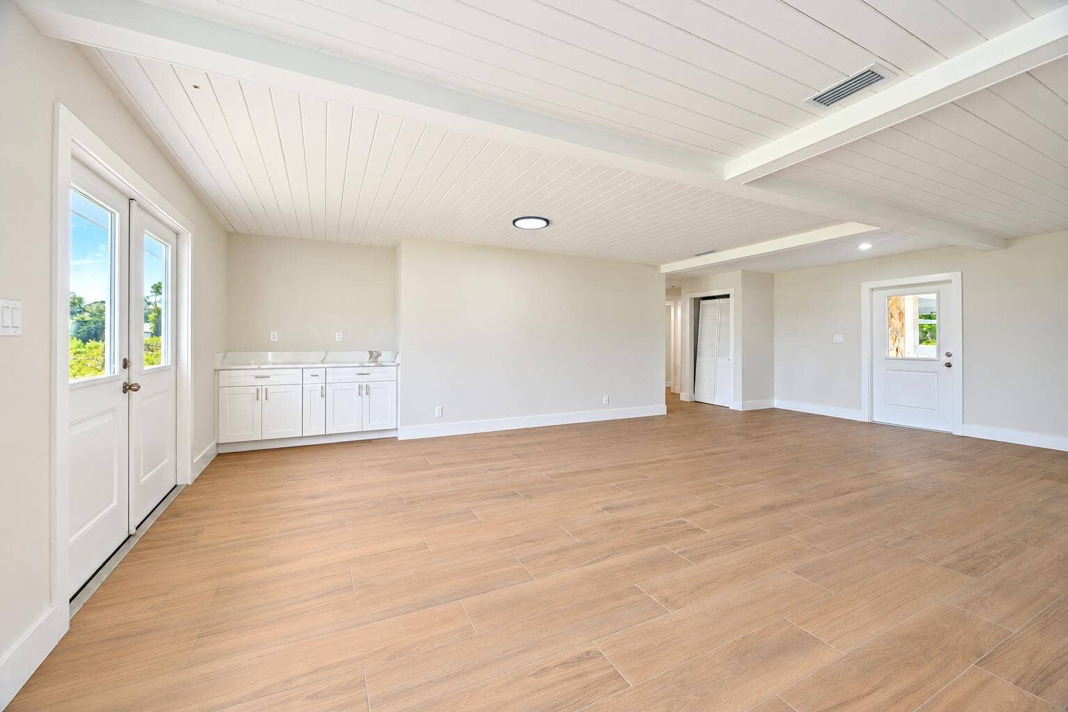 8721 HIDDEN PINES Road, Fort Pierce, FL 34945 Dining/Living