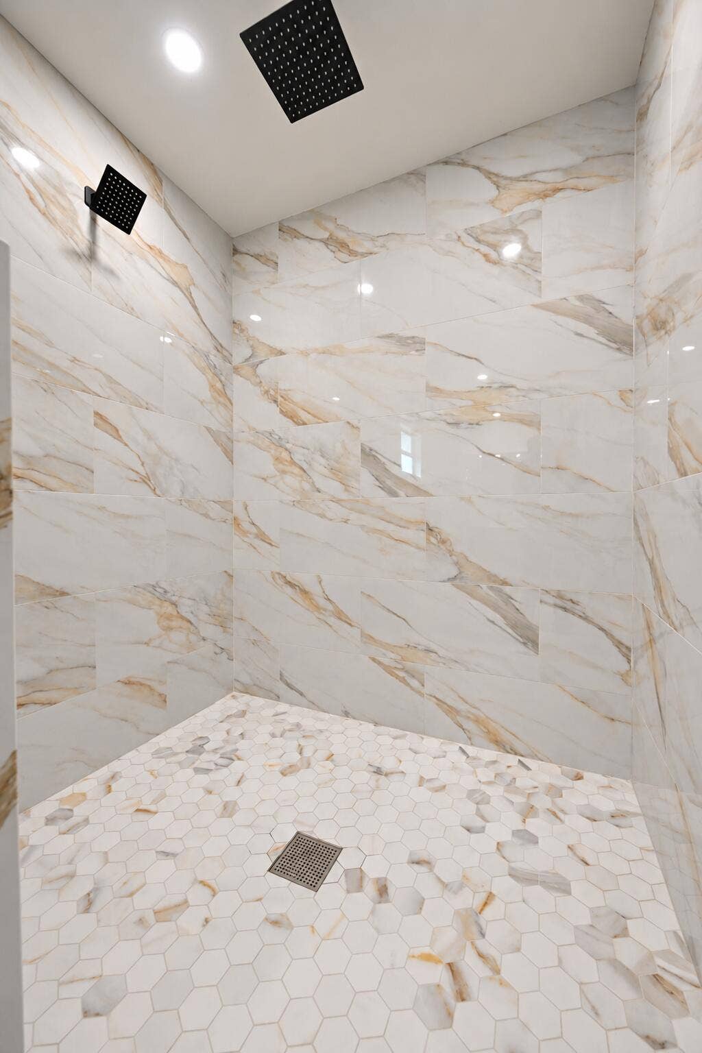 8721 HIDDEN PINES Road, Fort Pierce, FL 34945 Master Bath