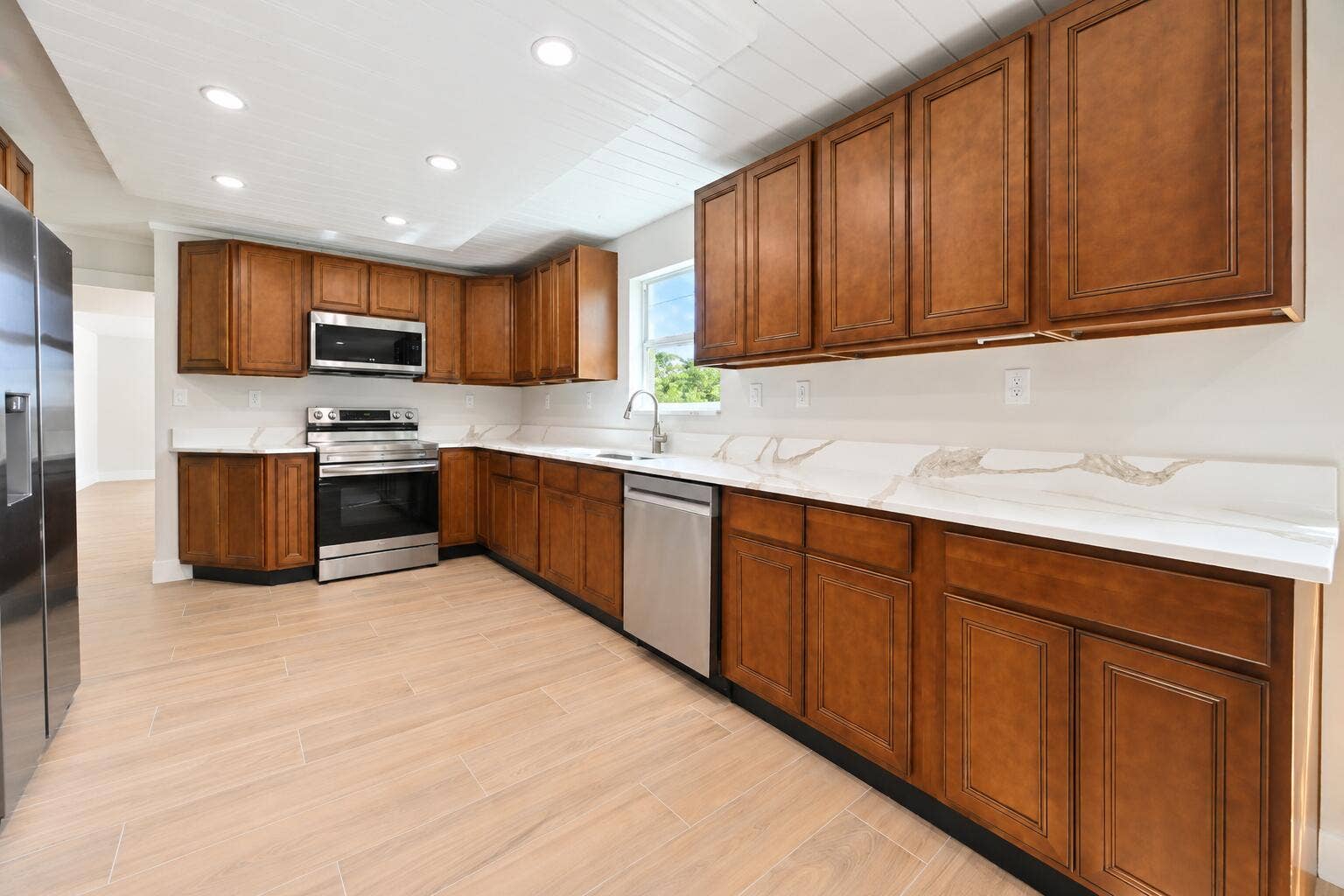 8721 HIDDEN PINES Road, Fort Pierce, FL 34945 Kitchen
