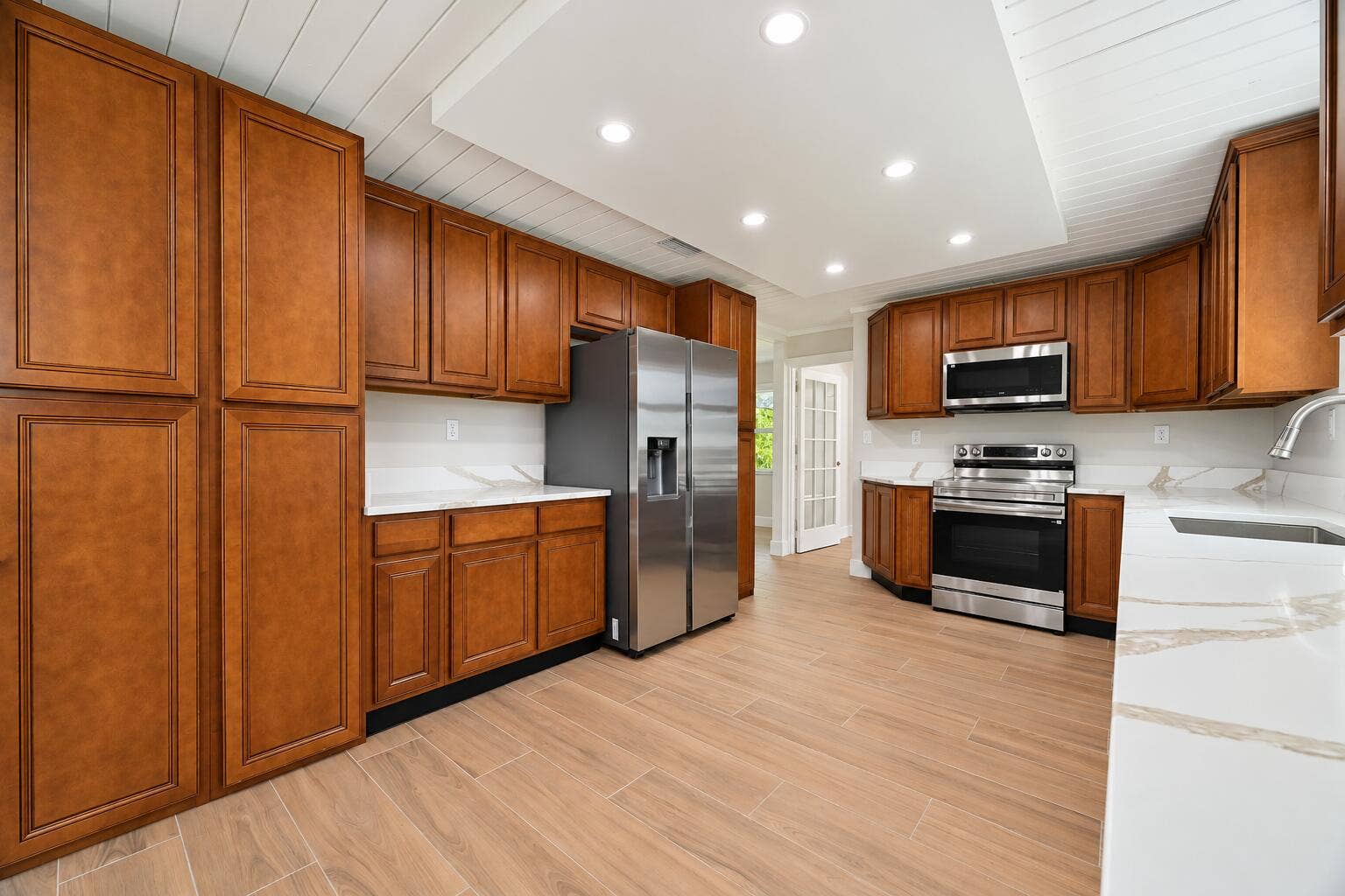 8721 HIDDEN PINES Road, Fort Pierce, FL 34945 Kitchen
