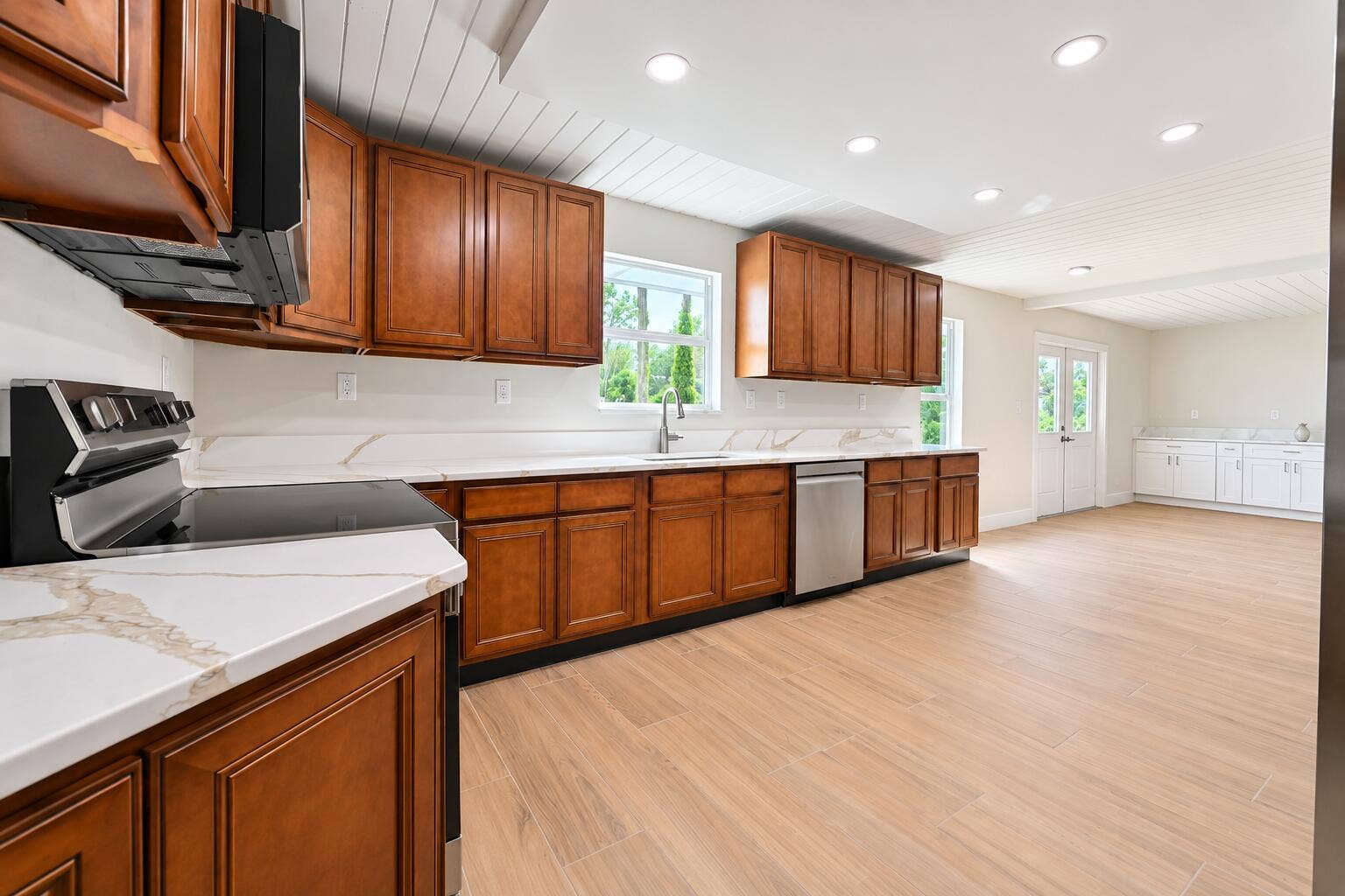 8721 HIDDEN PINES Road, Fort Pierce, FL 34945 Kitchen