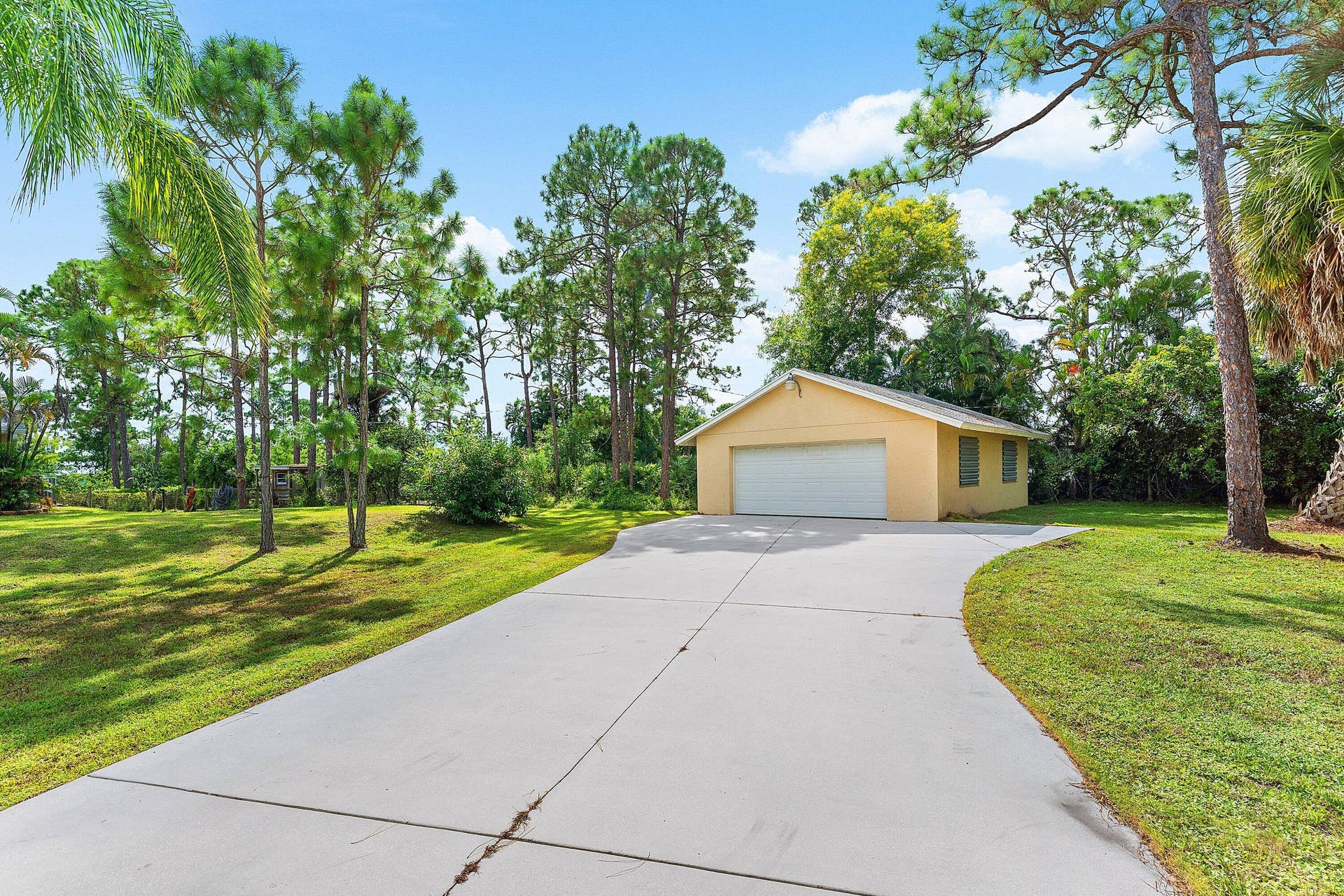004-1294666thStreetNorth-WestPalmBeach-F