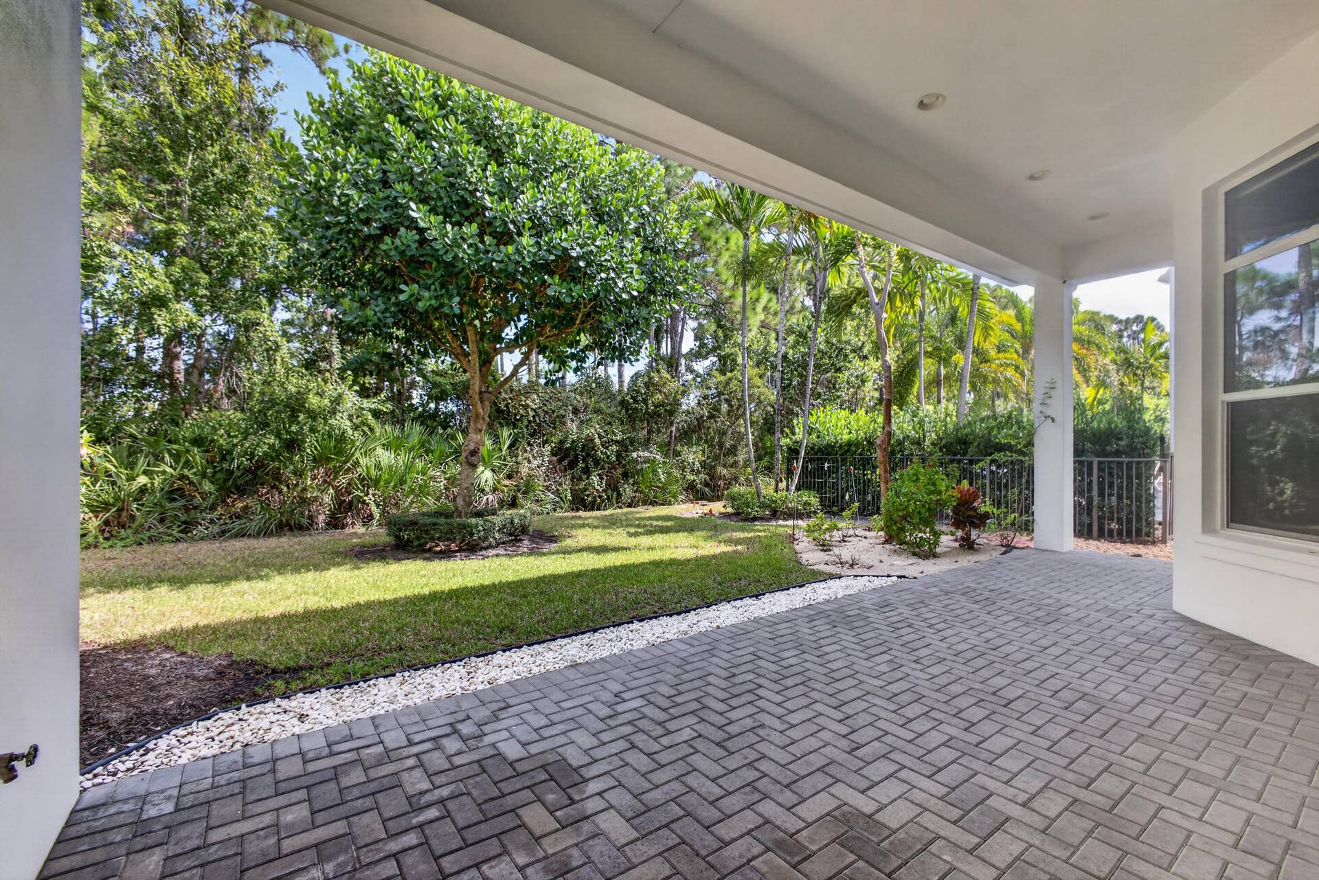 1070 Faulkner Terrace, Palm Beach Gardens, FL 33418 Covered Patio