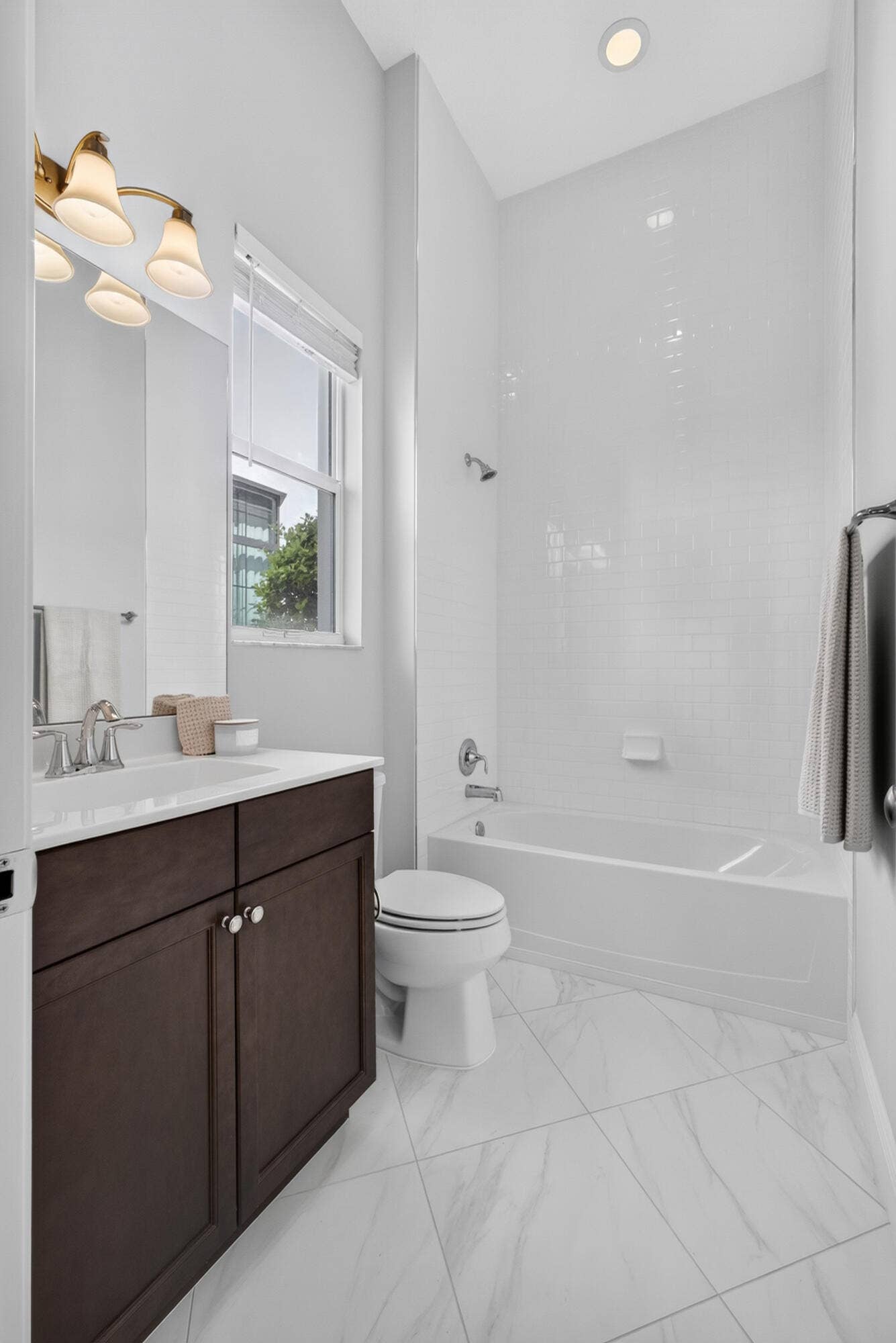 1070 Faulkner Terrace, Palm Beach Gardens, FL 33418 Bath 2