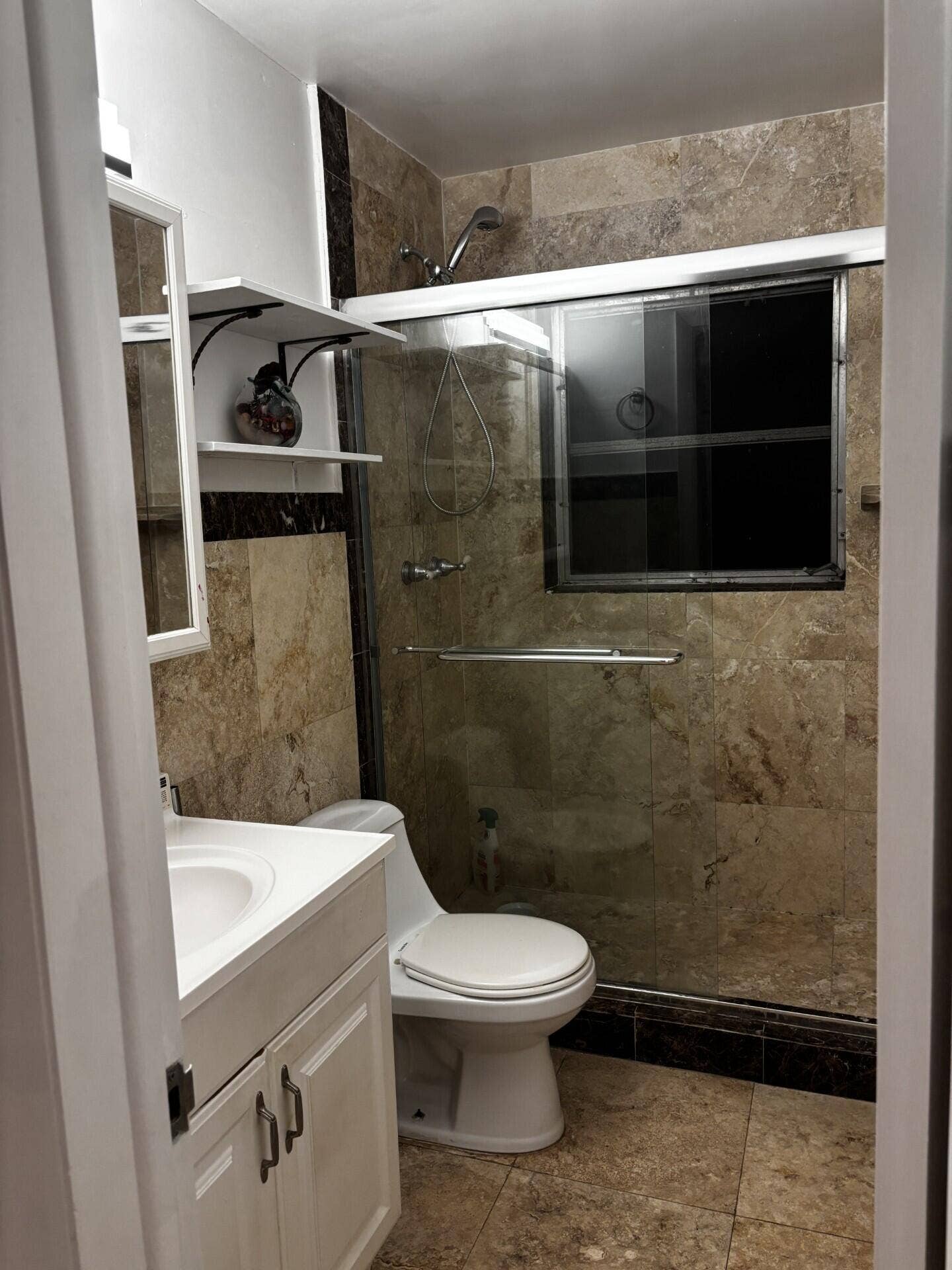 941 CRYSTAL LAKE Drive, #105, Deerfield Beach, FL 33064 Crystal lake master bathroom