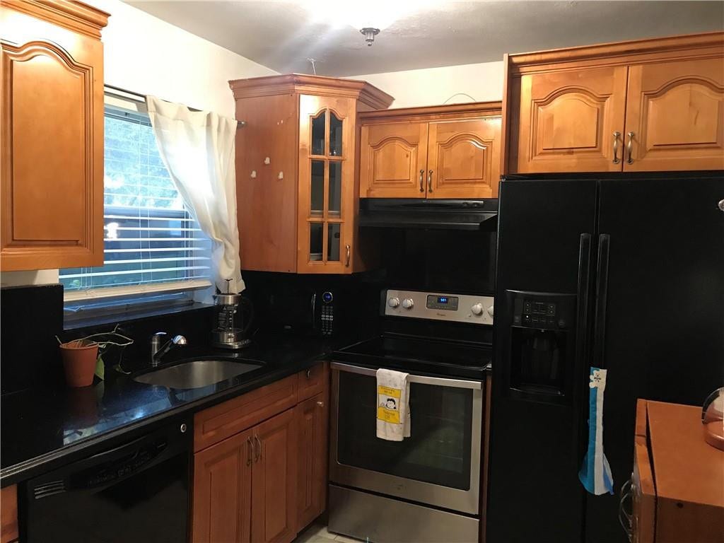 941 CRYSTAL LAKE Drive, #105, Deerfield Beach, FL 33064 kitchen