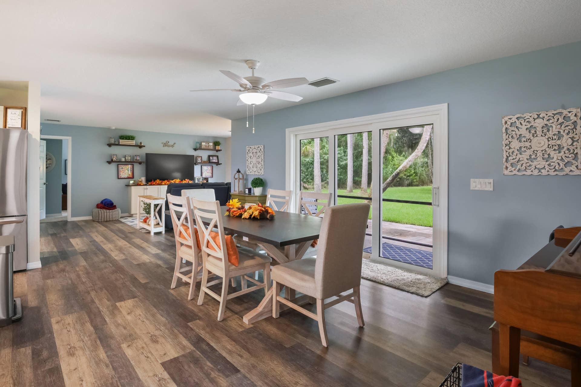 15440 SW Palm Drive, Indiantown, FL 34956 Dining