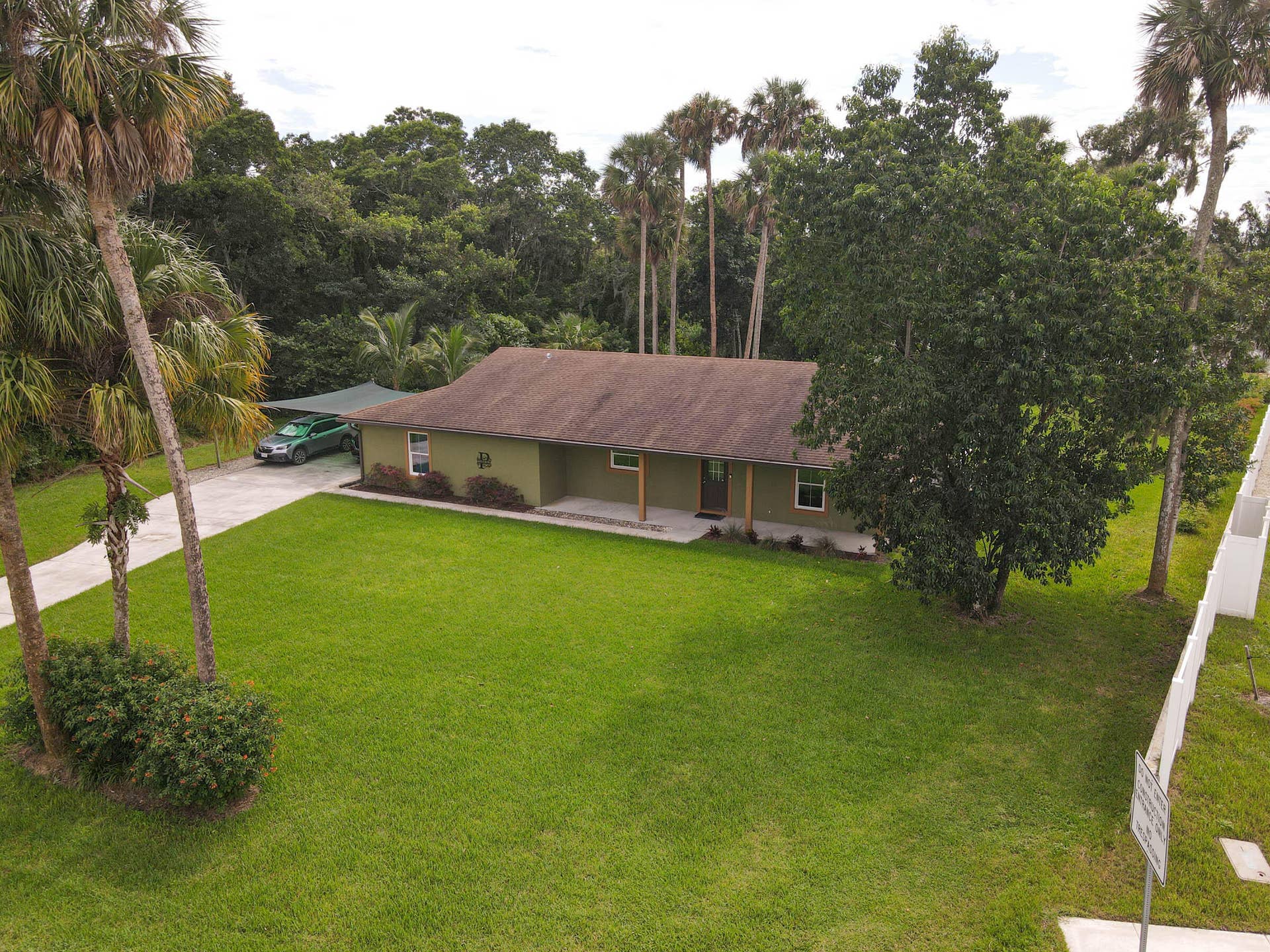 15440 SW Palm Drive, Indiantown, FL 34956 Top View of Front Yard