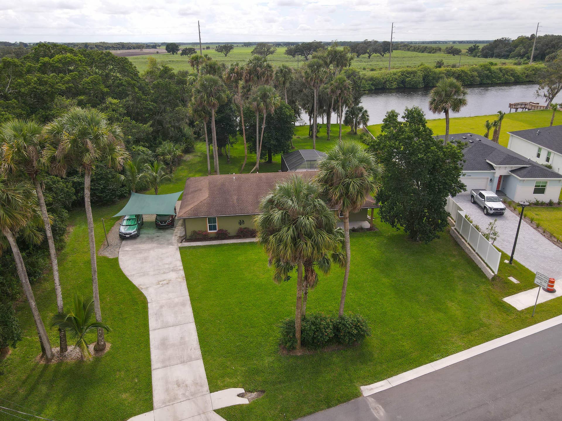 15440 SW Palm Drive, Indiantown, FL 34956 Top View of Front Driveway