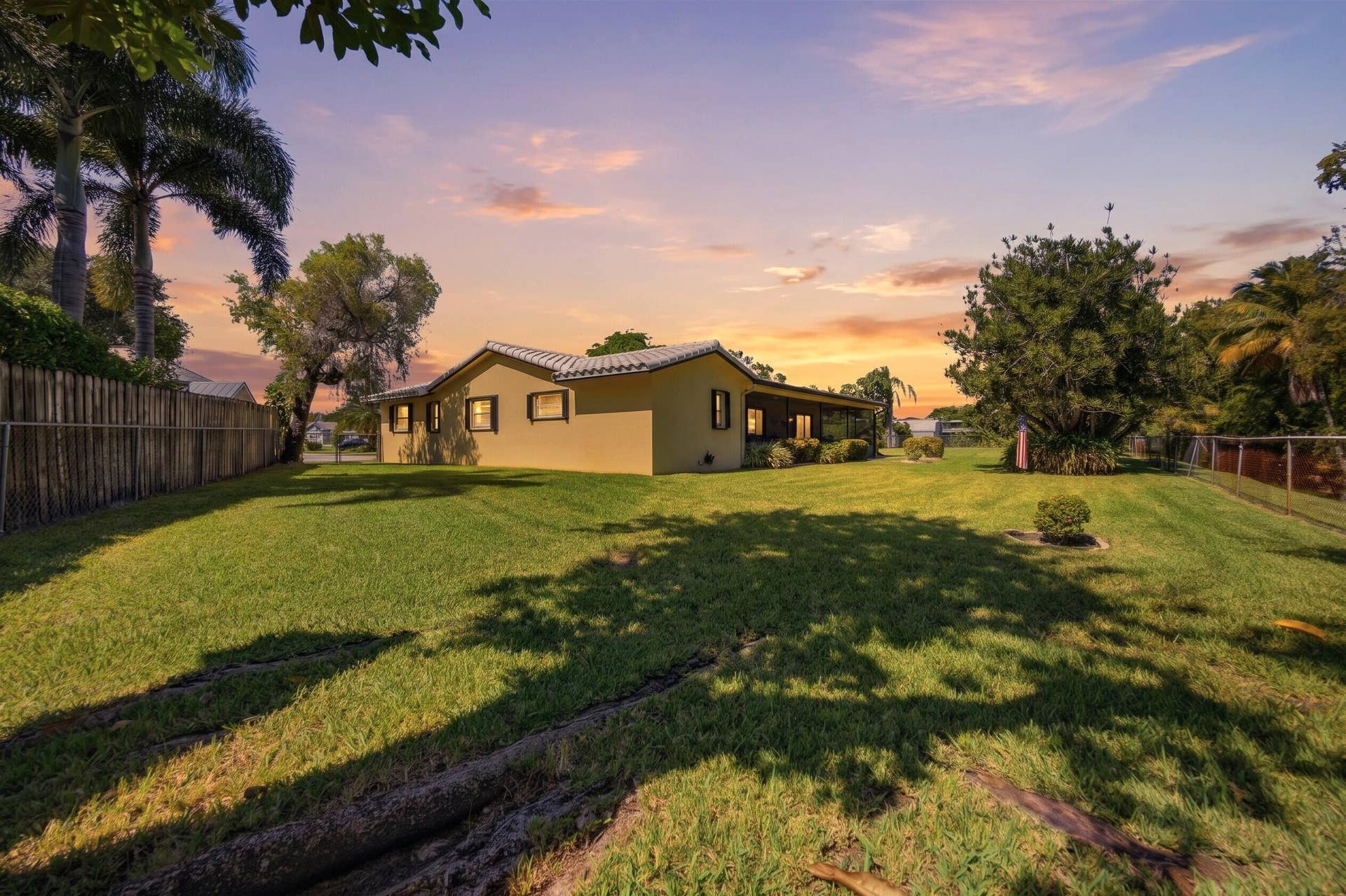 1900 NW 43RD Street, Oakland Park, FL 33309 28-