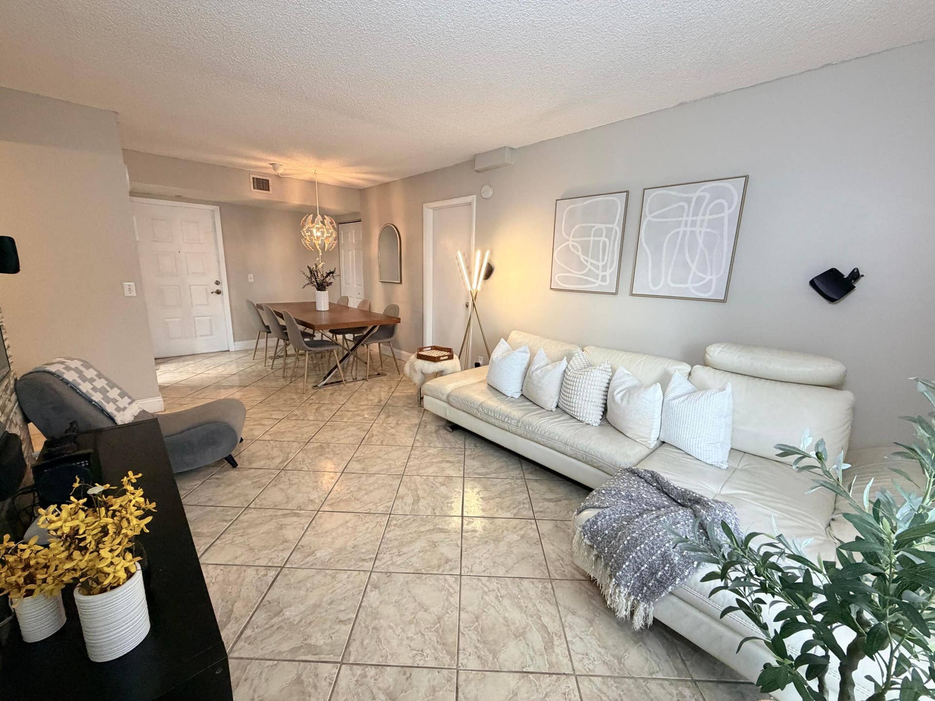 3700 N PINE ISLAND Road, #210, Sunrise, FL 33351 Living room