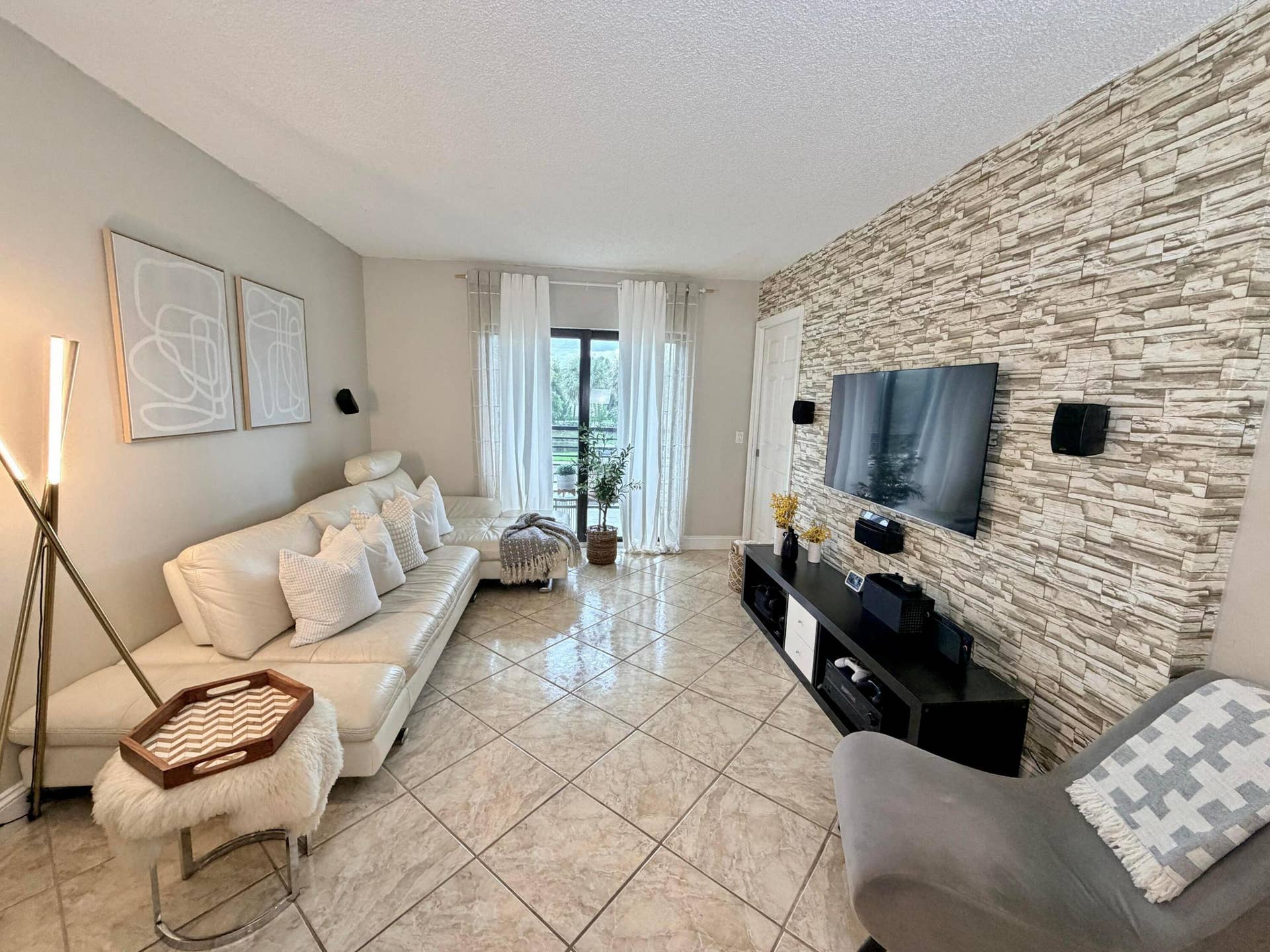3700 N PINE ISLAND Road, #210, Sunrise, FL 33351 Living room