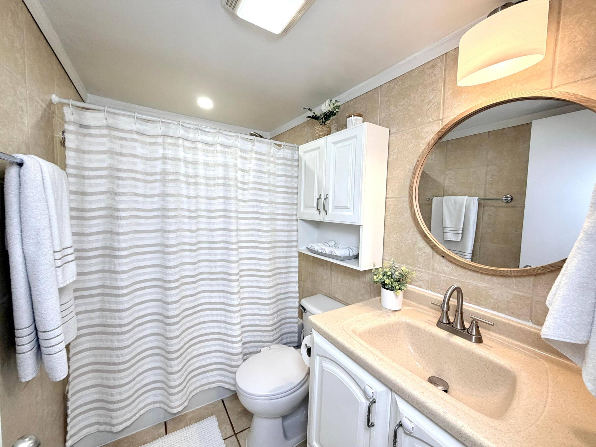 3700 N PINE ISLAND Road, #210, Sunrise, FL 33351 Master bathroom