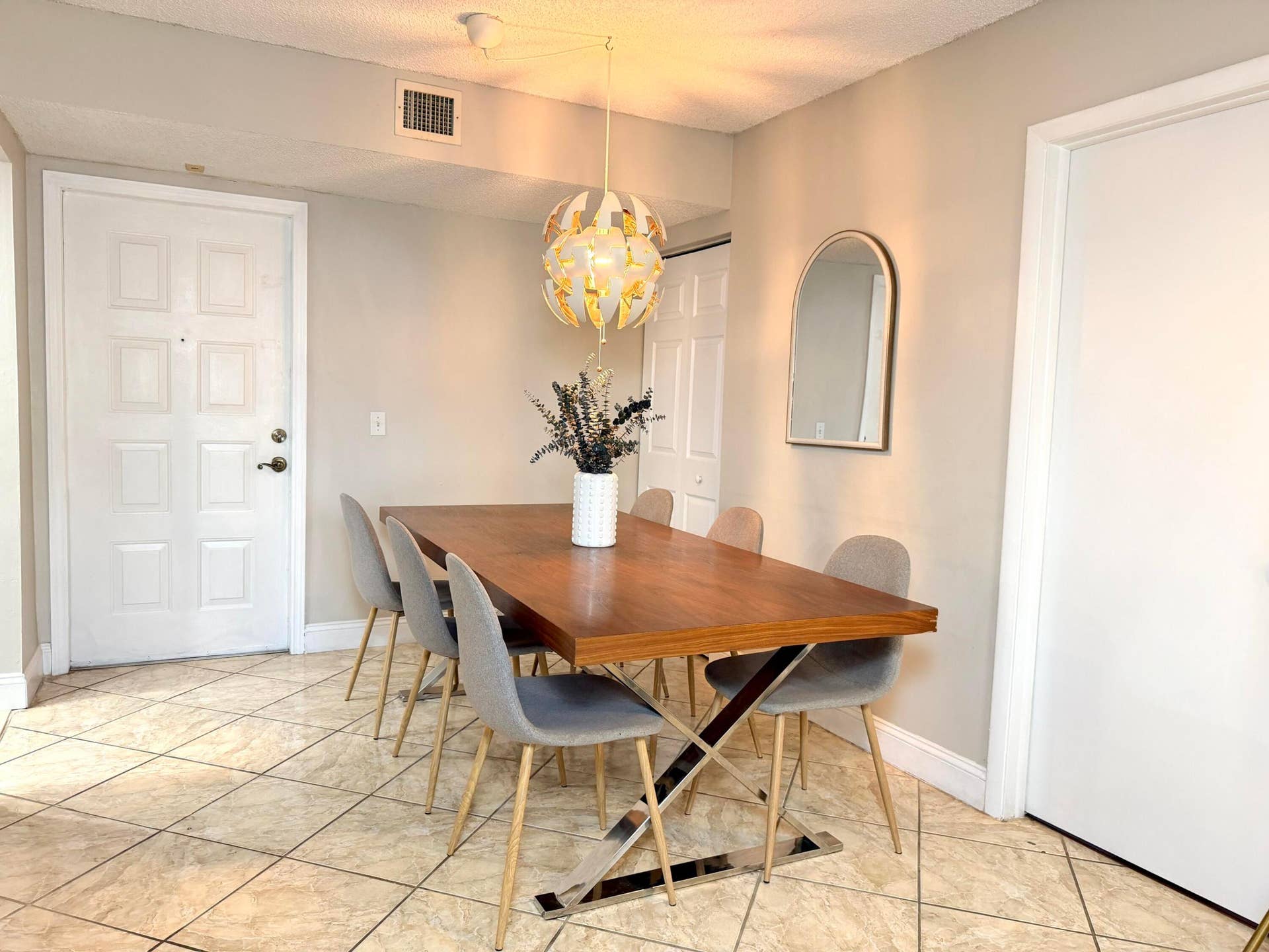 3700 N PINE ISLAND Road, #210, Sunrise, FL 33351 Dinning room