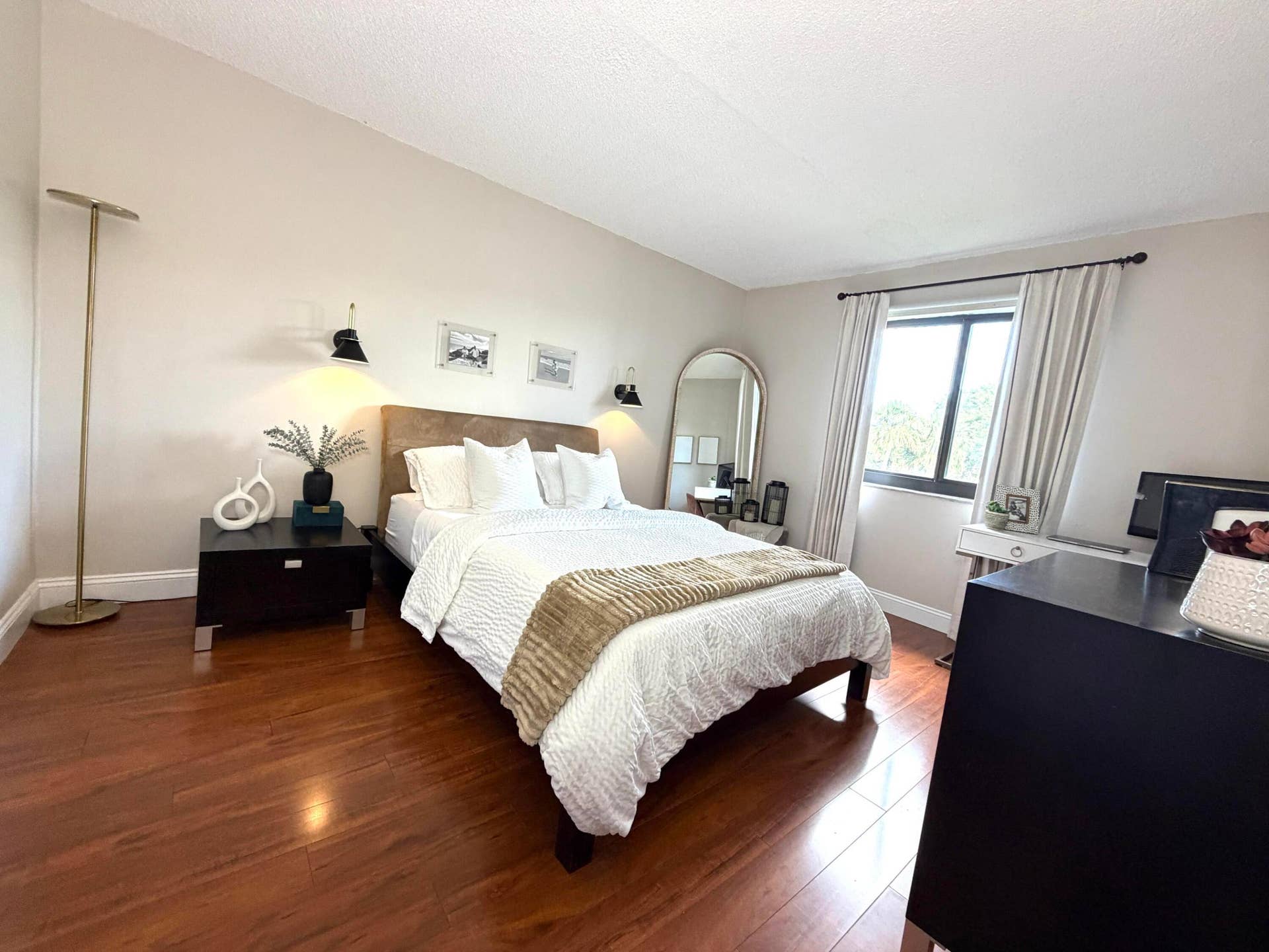 3700 N PINE ISLAND Road, #210, Sunrise, FL 33351 Master bedroom