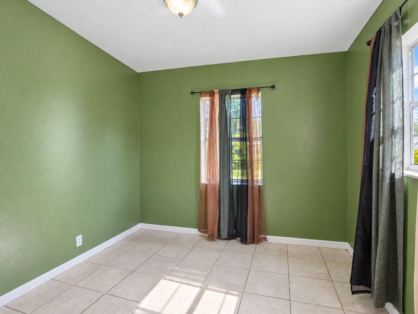 1805 NW 13TH Court, Fort Lauderdale, FL 33311 Interior room featuring tile flooring,