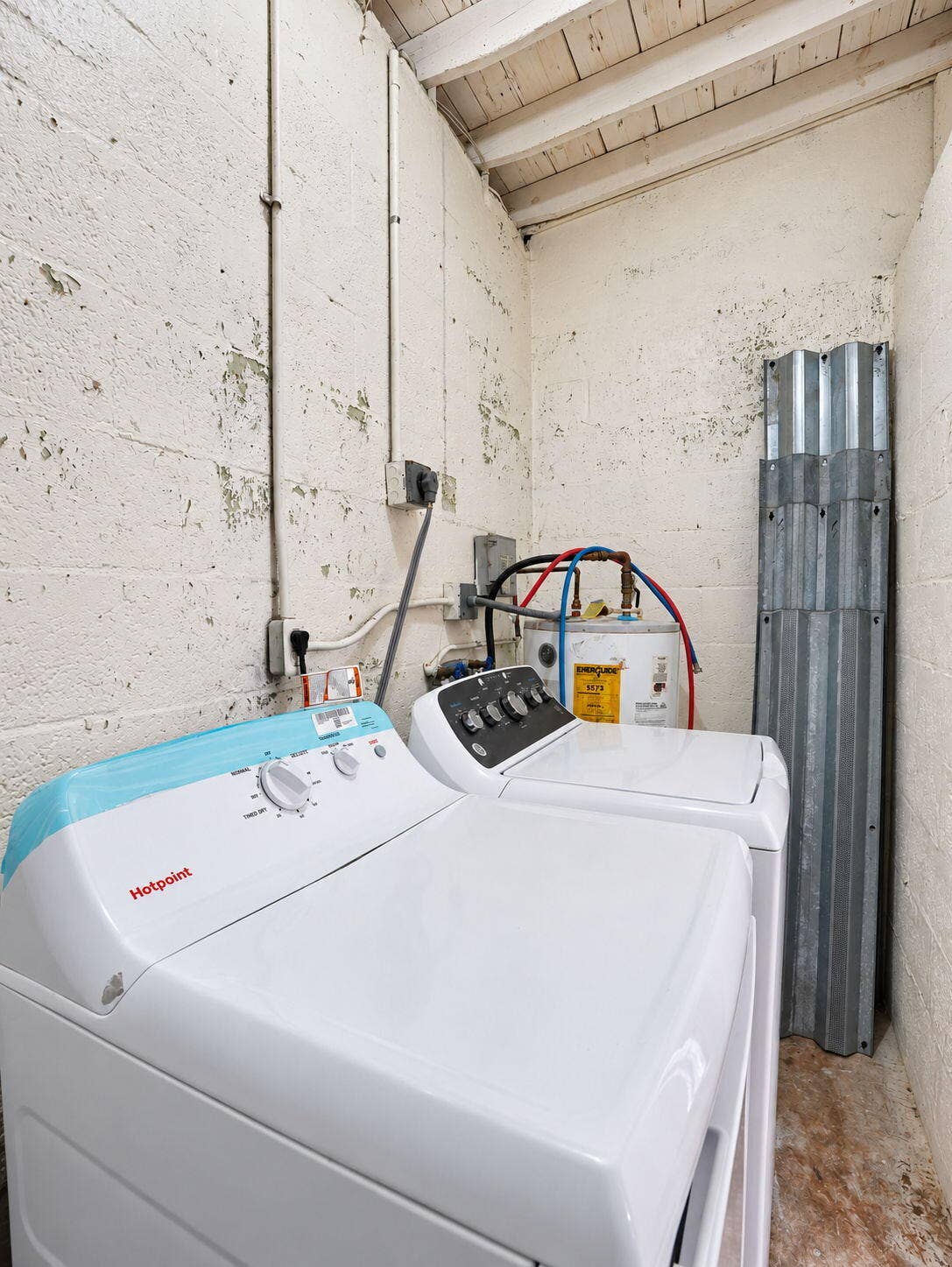 1805 NW 13TH Court, Fort Lauderdale, FL 33311 utility/laundry room