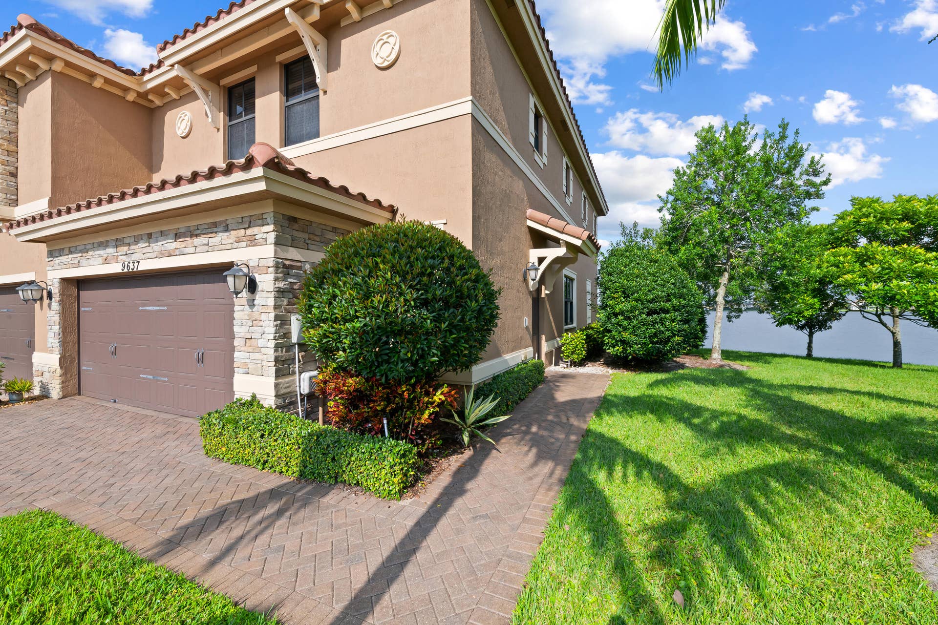 Walkway to the front entryway