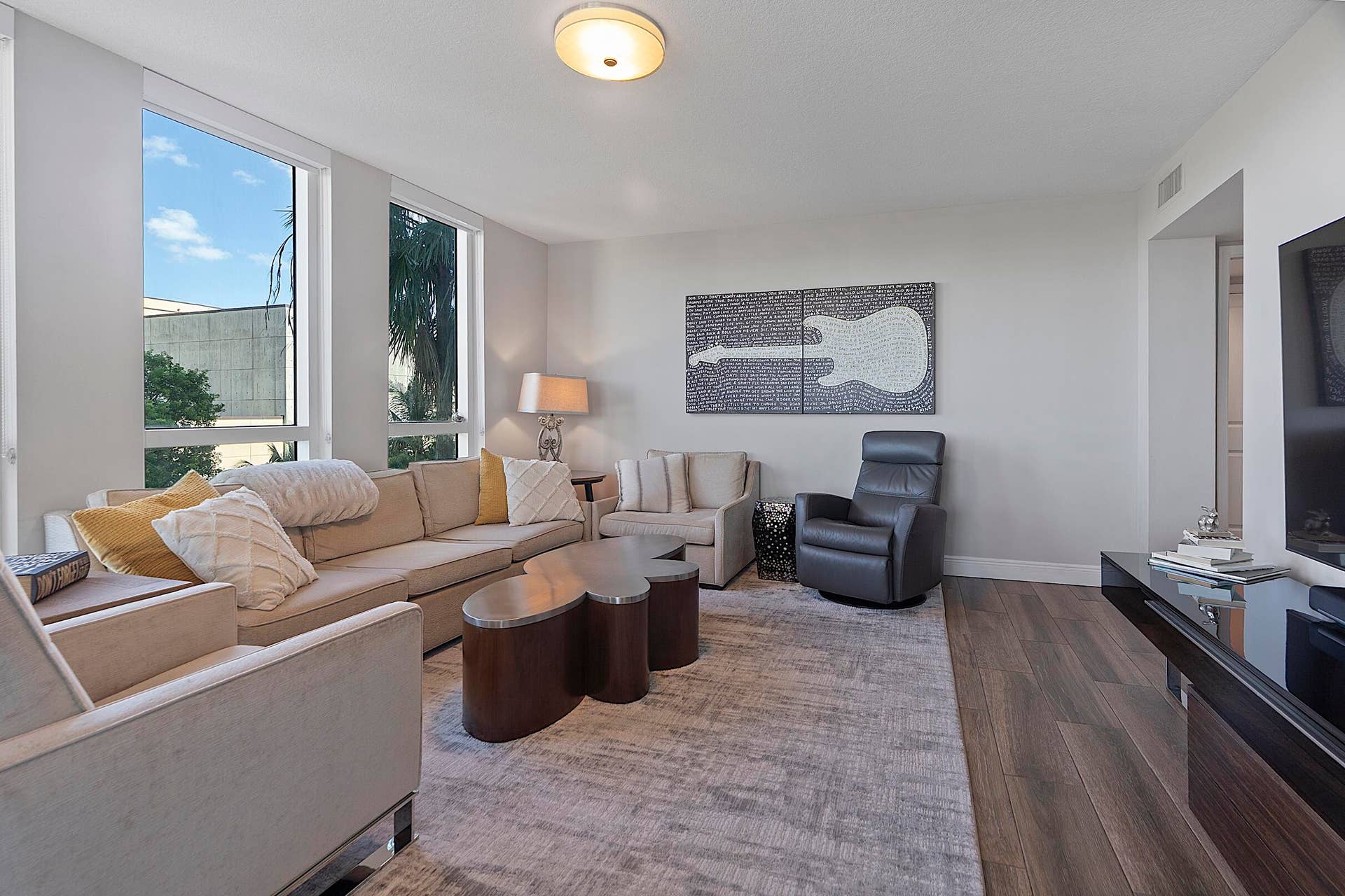 610 W Las Olas Blvd - # 413 - 7