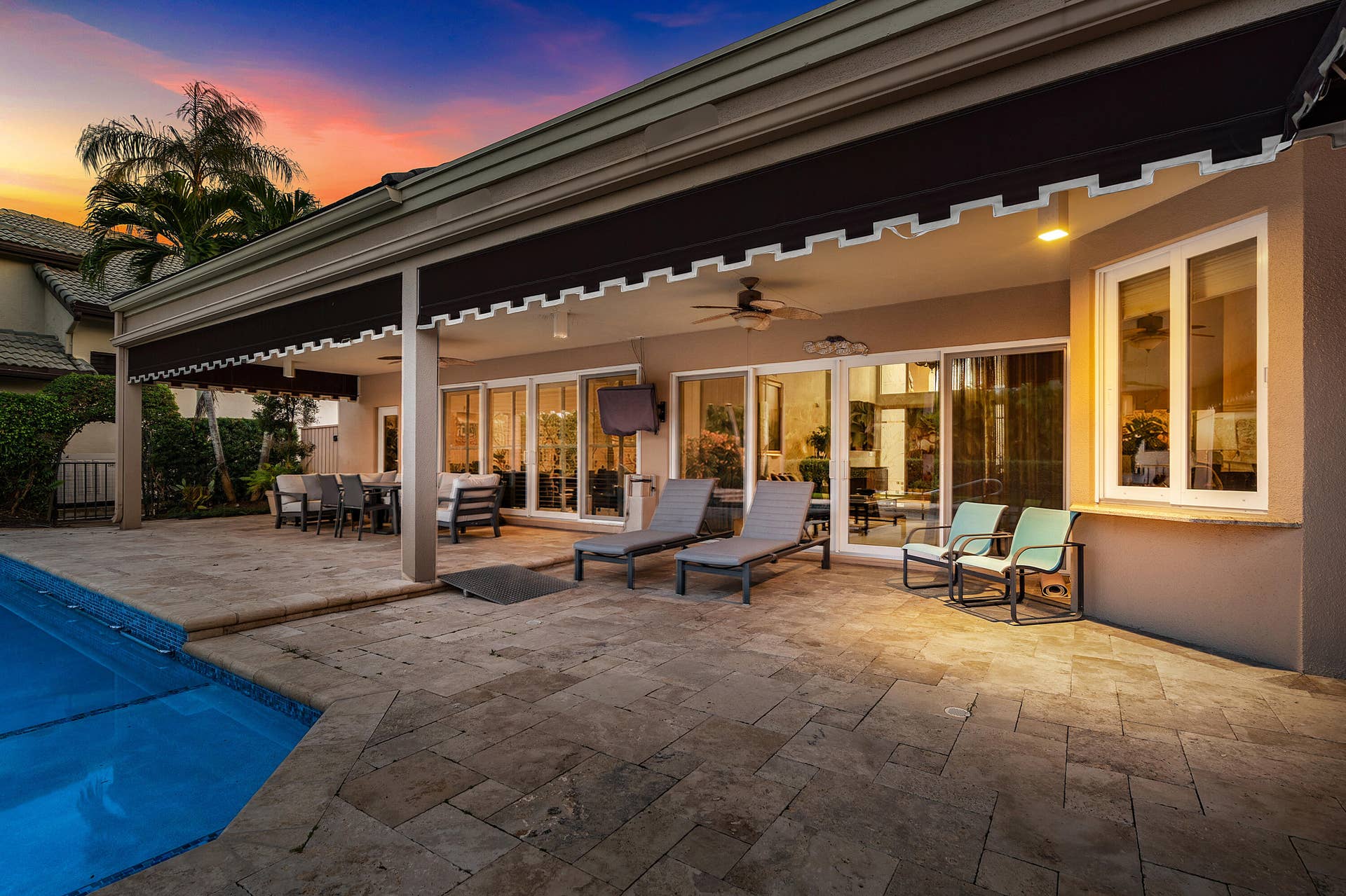7235 QUEENFERRY Circle, Boca Raton, FL 33496 Exterio Patio - Twilight
