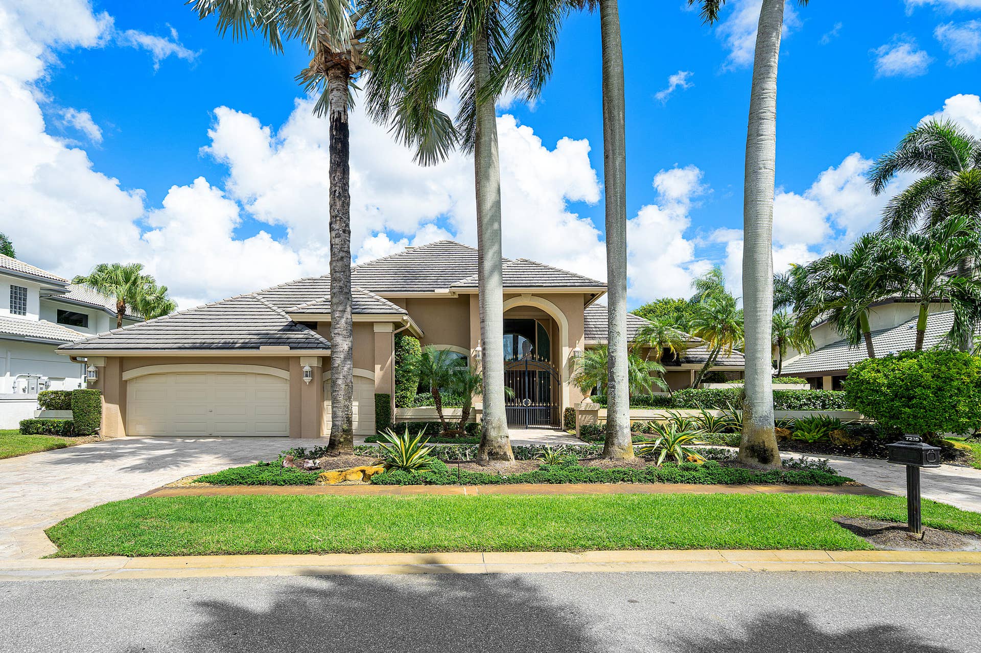 7235 QUEENFERRY Circle, Boca Raton, FL 33496 Front Exterior