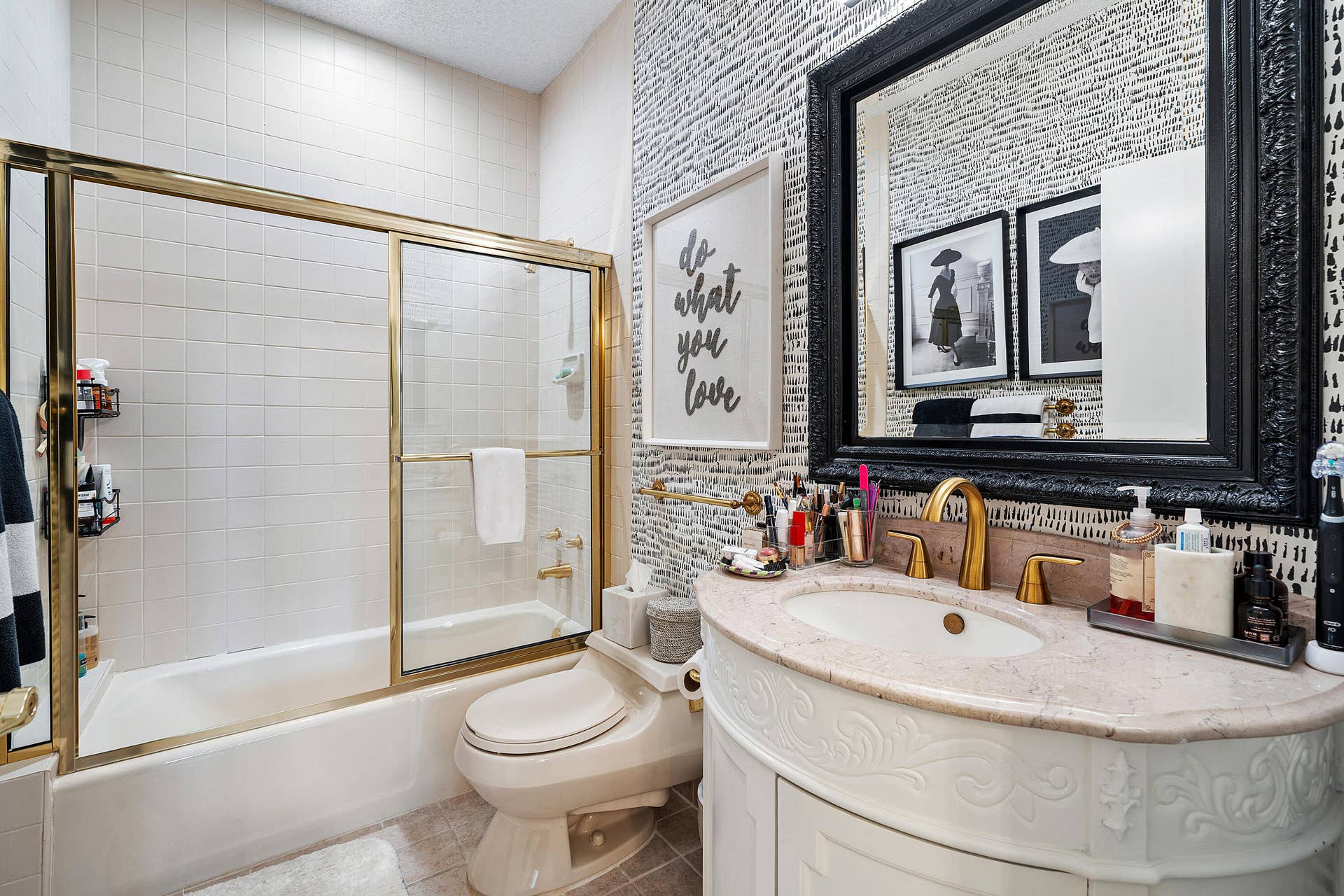 7235 QUEENFERRY Circle, Boca Raton, FL 33496 Bath