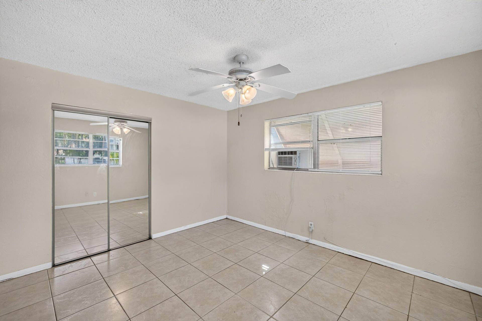 2420 SW 18TH Terrace, #1, Fort Lauderdale, FL 33315 16-web-or-mls-699A6091