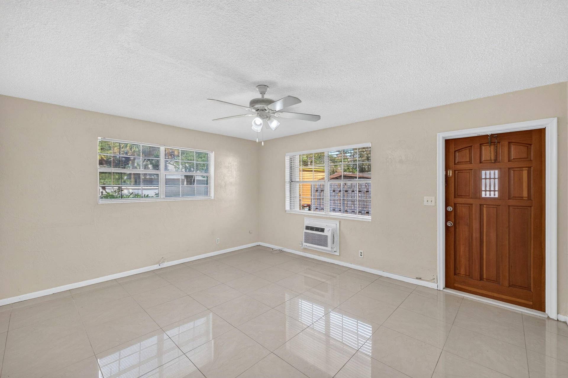 2420 SW 18TH Terrace, #1, Fort Lauderdale, FL 33315 7-web-or-mls-699A6031