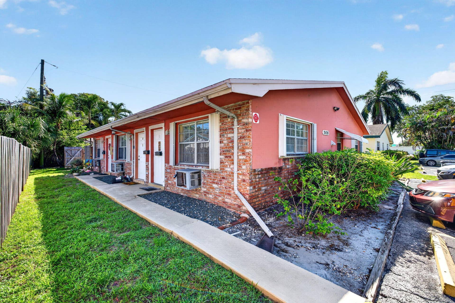 2420 SW 18TH Terrace, #1, Fort Lauderdale, FL 33315 4-web-or-mls-699A6017