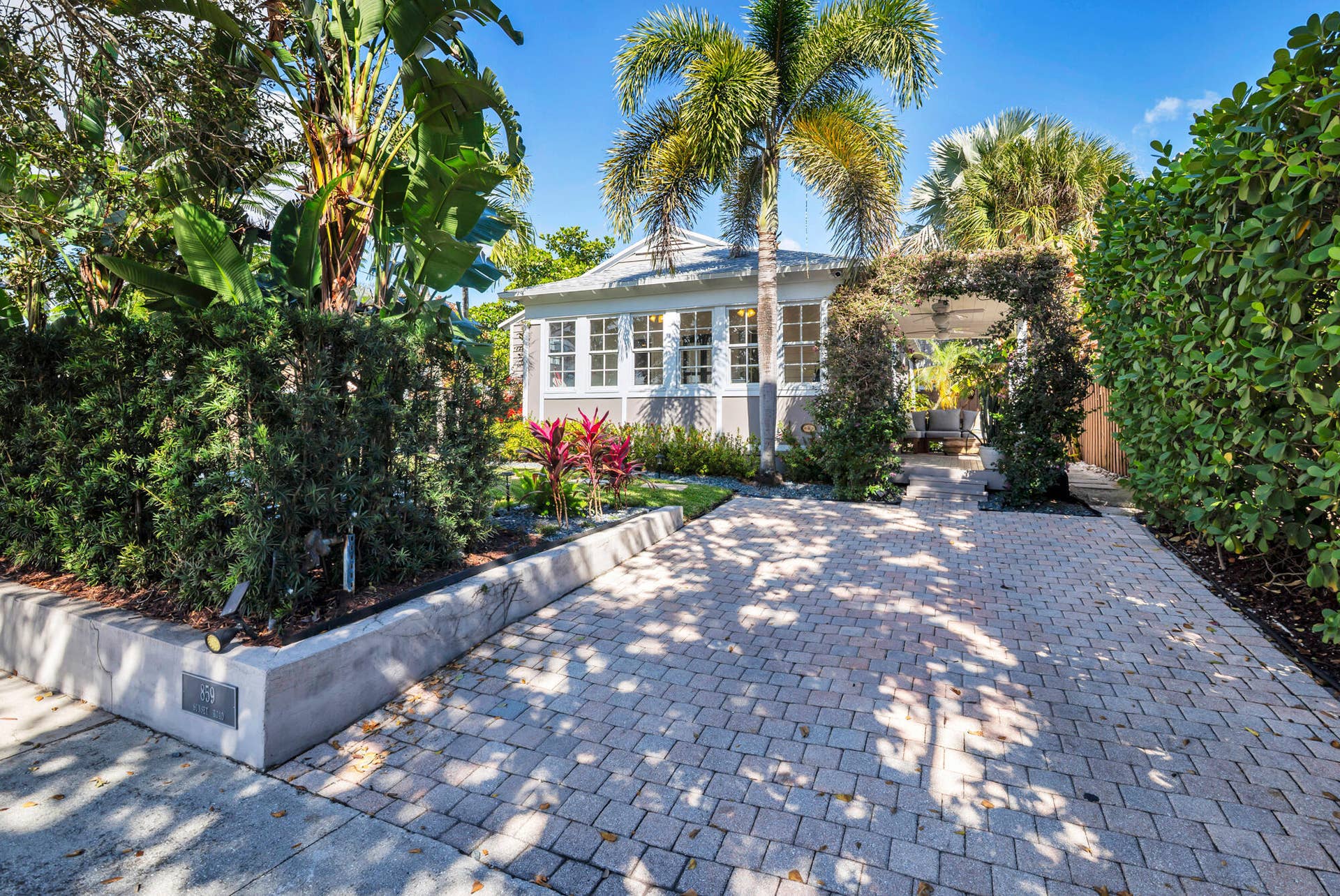 859 Sunset Road, West Palm Beach, FL 33401 low-1