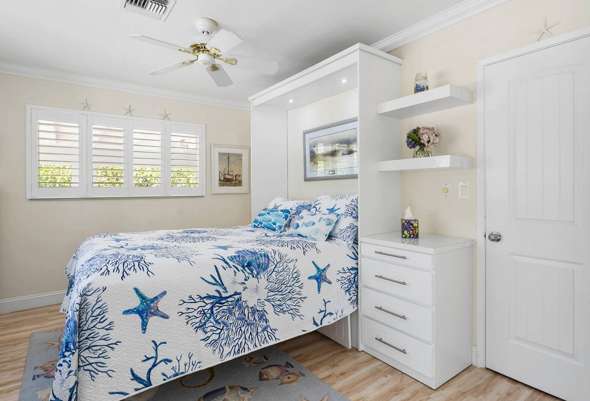 2607 SE 21ST Street, Fort Lauderdale, FL 33316 Spacious Guest Bedroom with en suite bathroom, walk in closet and desk/home office area