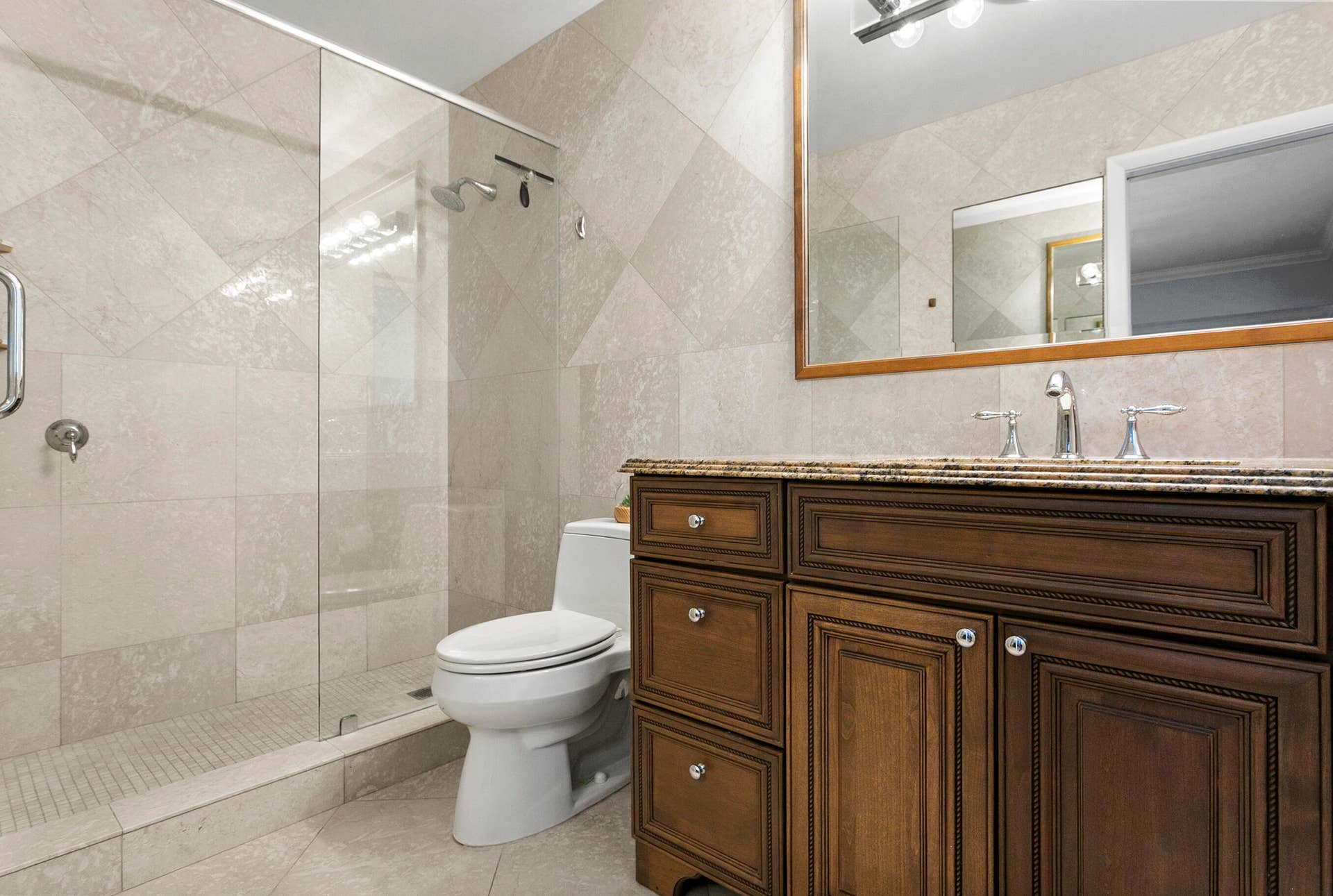 2607 SE 21ST Street, Fort Lauderdale, FL 33316 Master bathroom with walk in shower