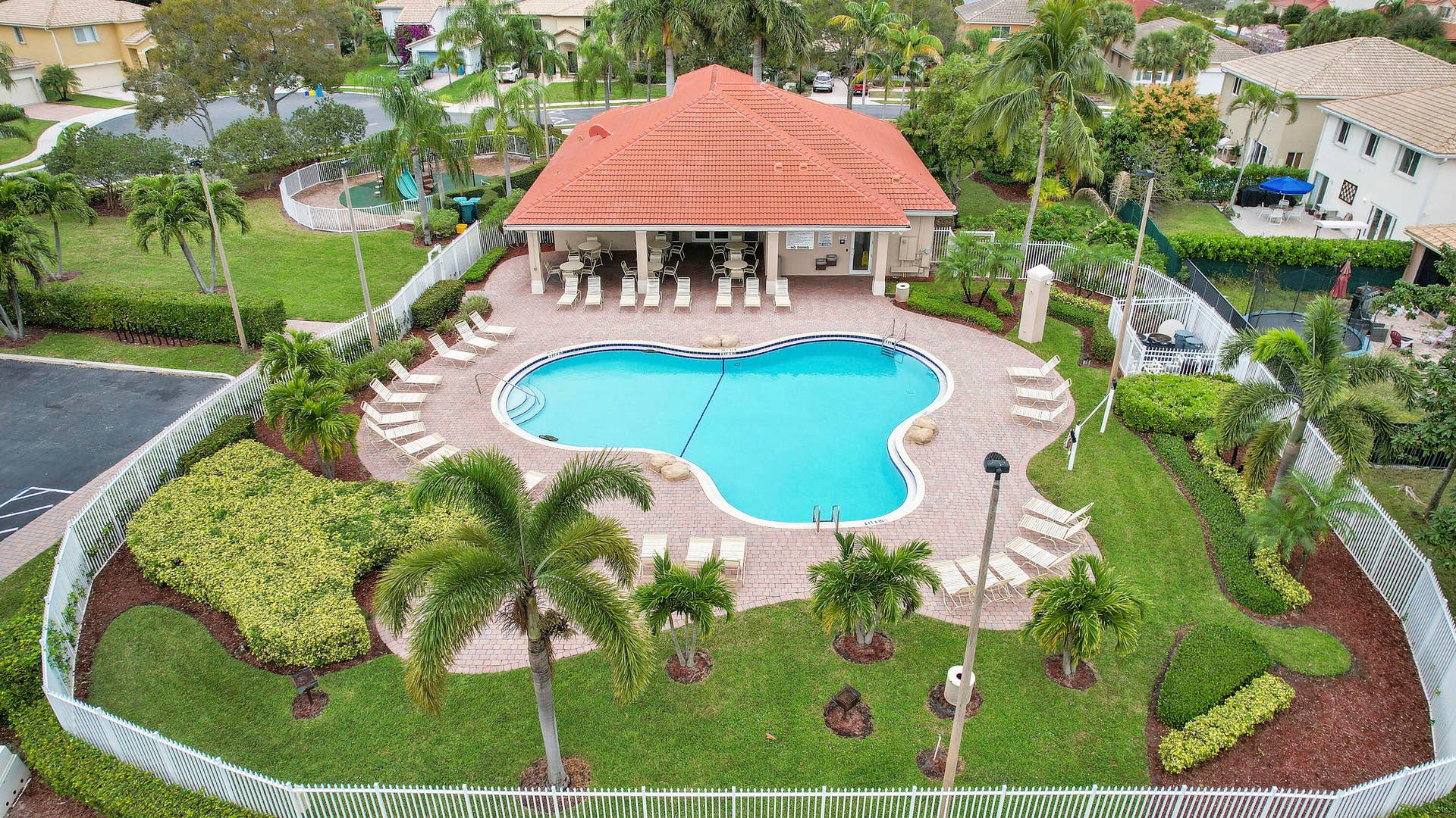 1448 Artimino Ln clubhouse